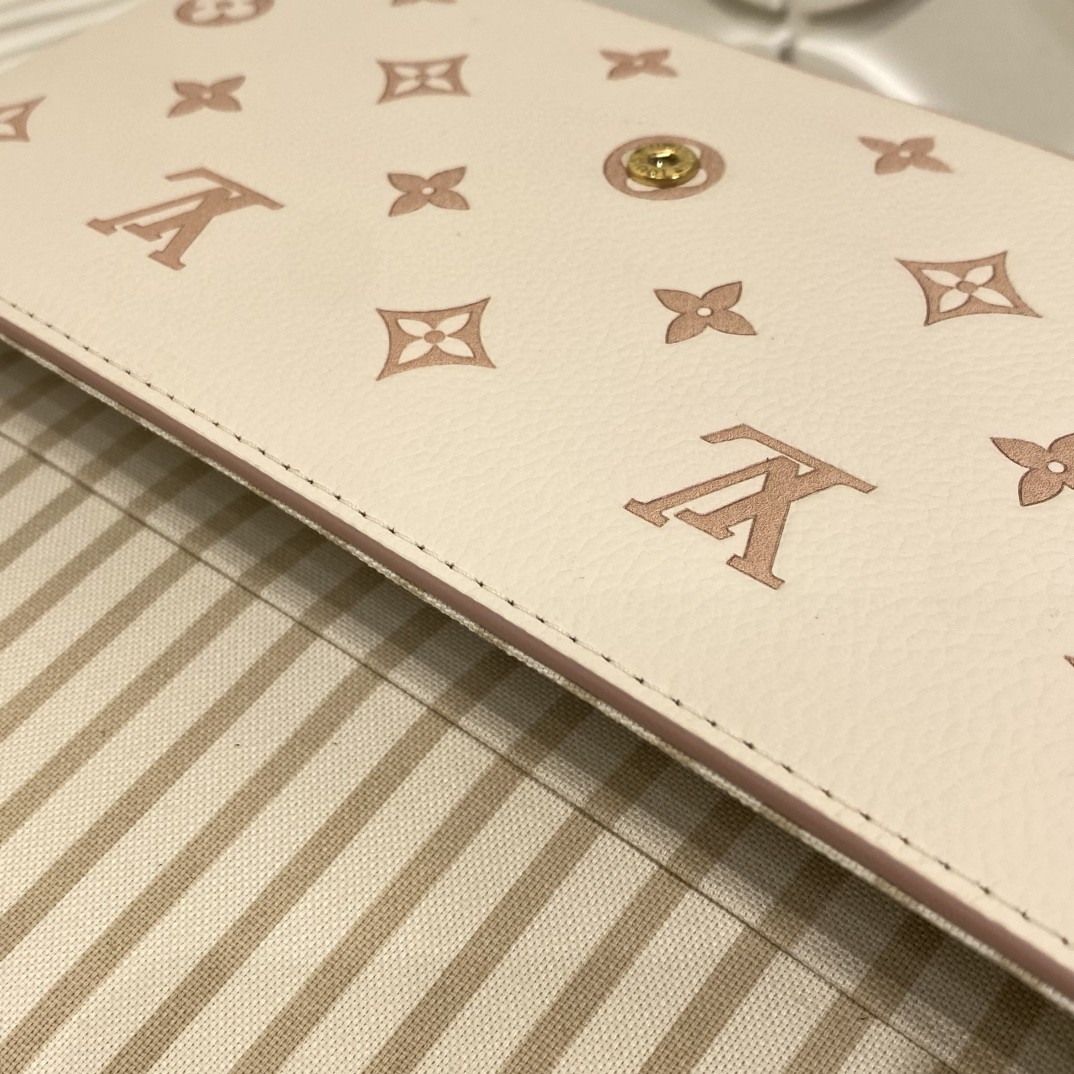 Louis Vuitton Pochette Monogram everyday