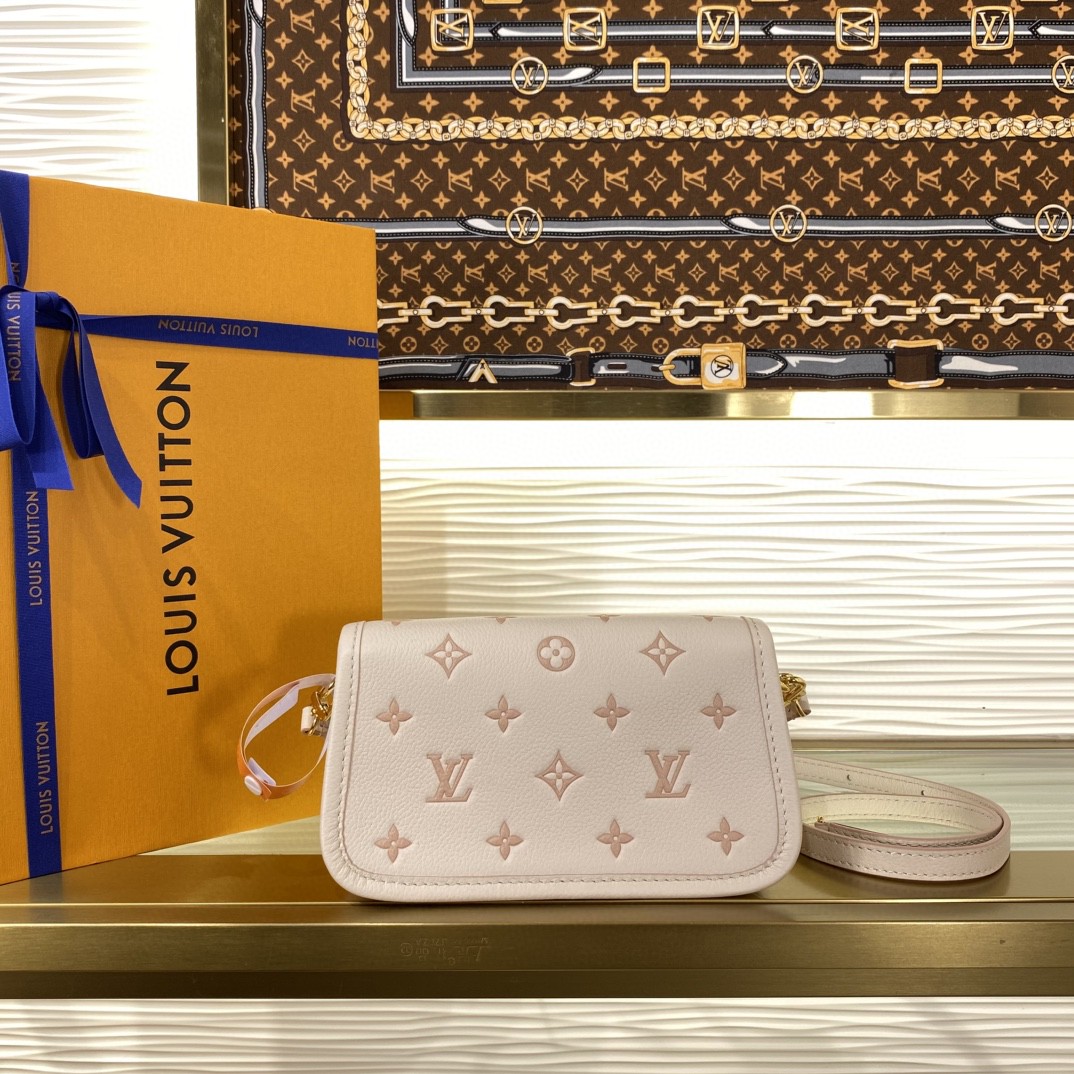 Louis Vuitton M13642 Monogram Empreinte Rose Poudre crossbody everyday