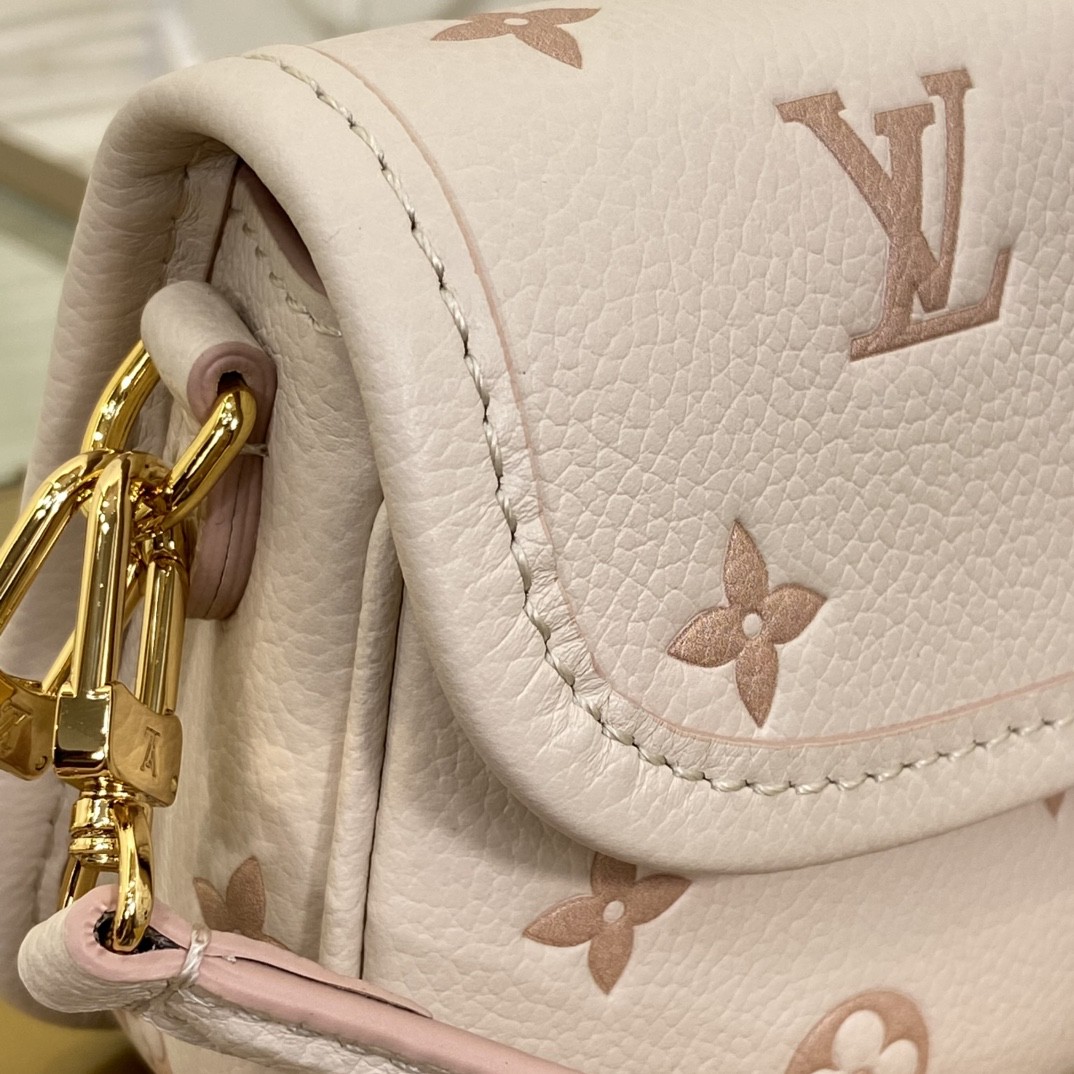 Louis Vuitton M13642 Monogram Empreinte Rose Poudre crossbody everyday