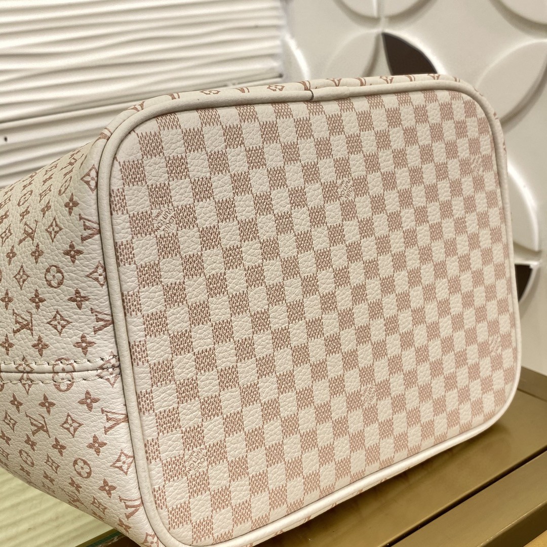 Louis Vuitton Monogram BB everyday
