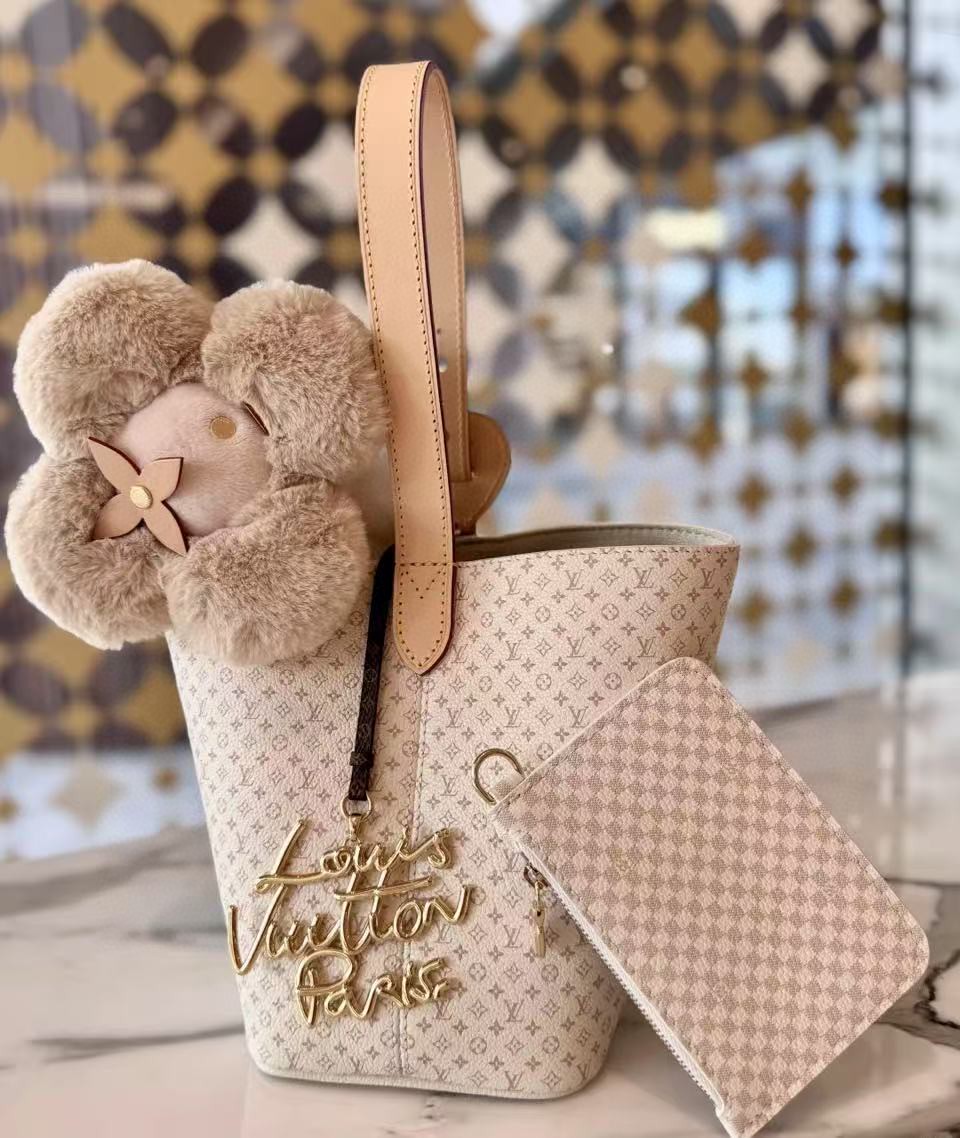 Louis Vuitton Sand Dune crossbody everyday