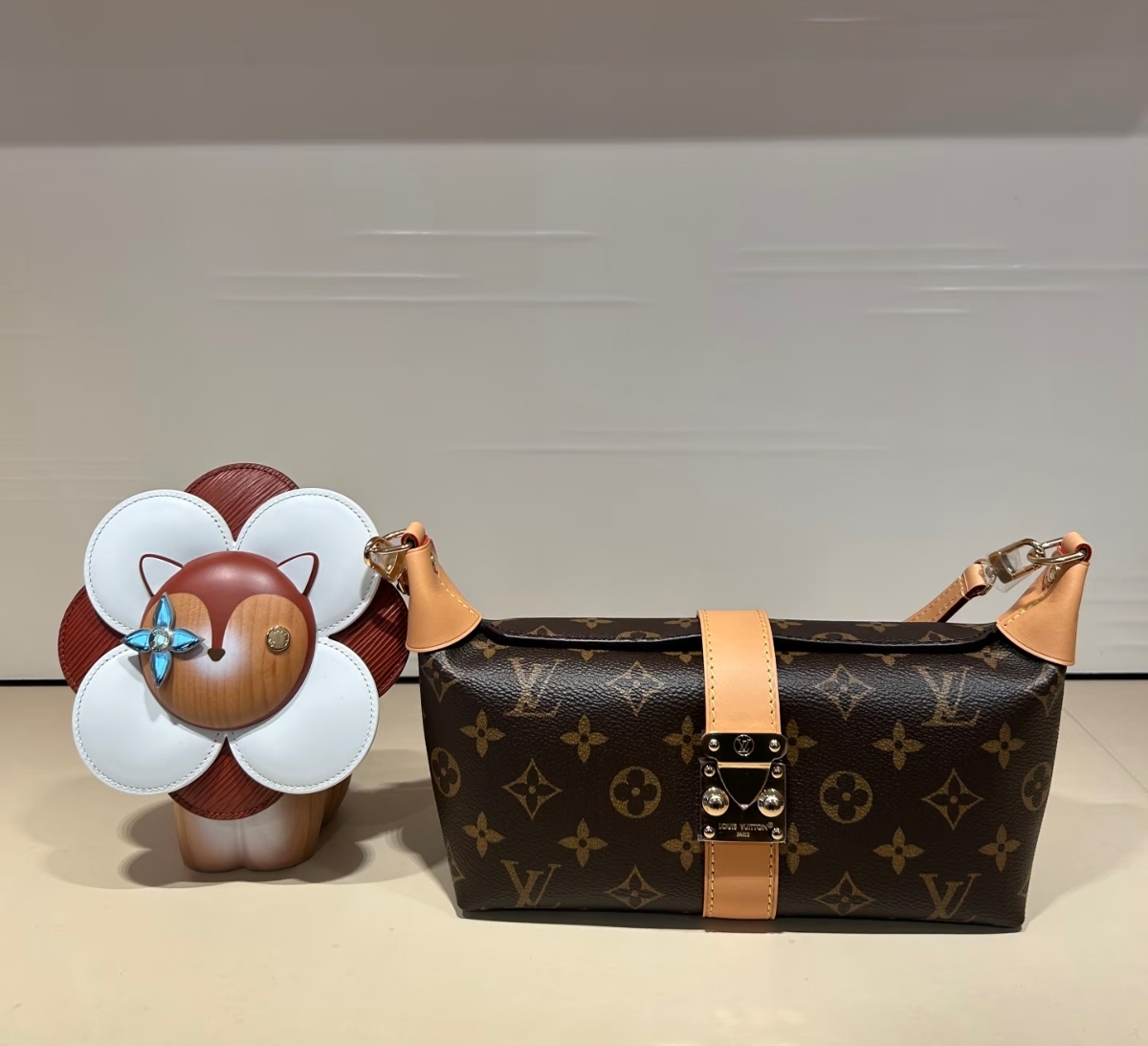 Louis Vuitton M26191 everyday
