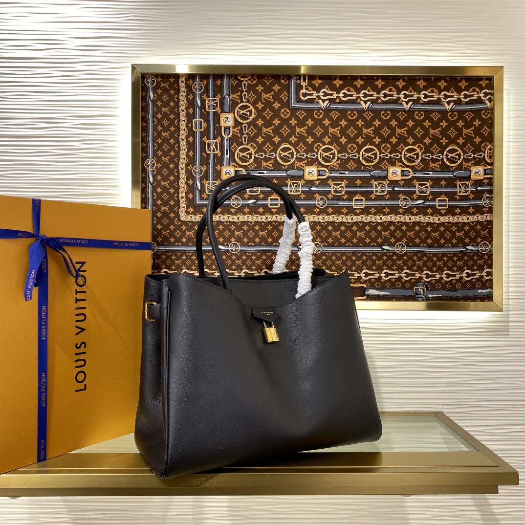 Louis Vuitton Vend me Black tote everyday
