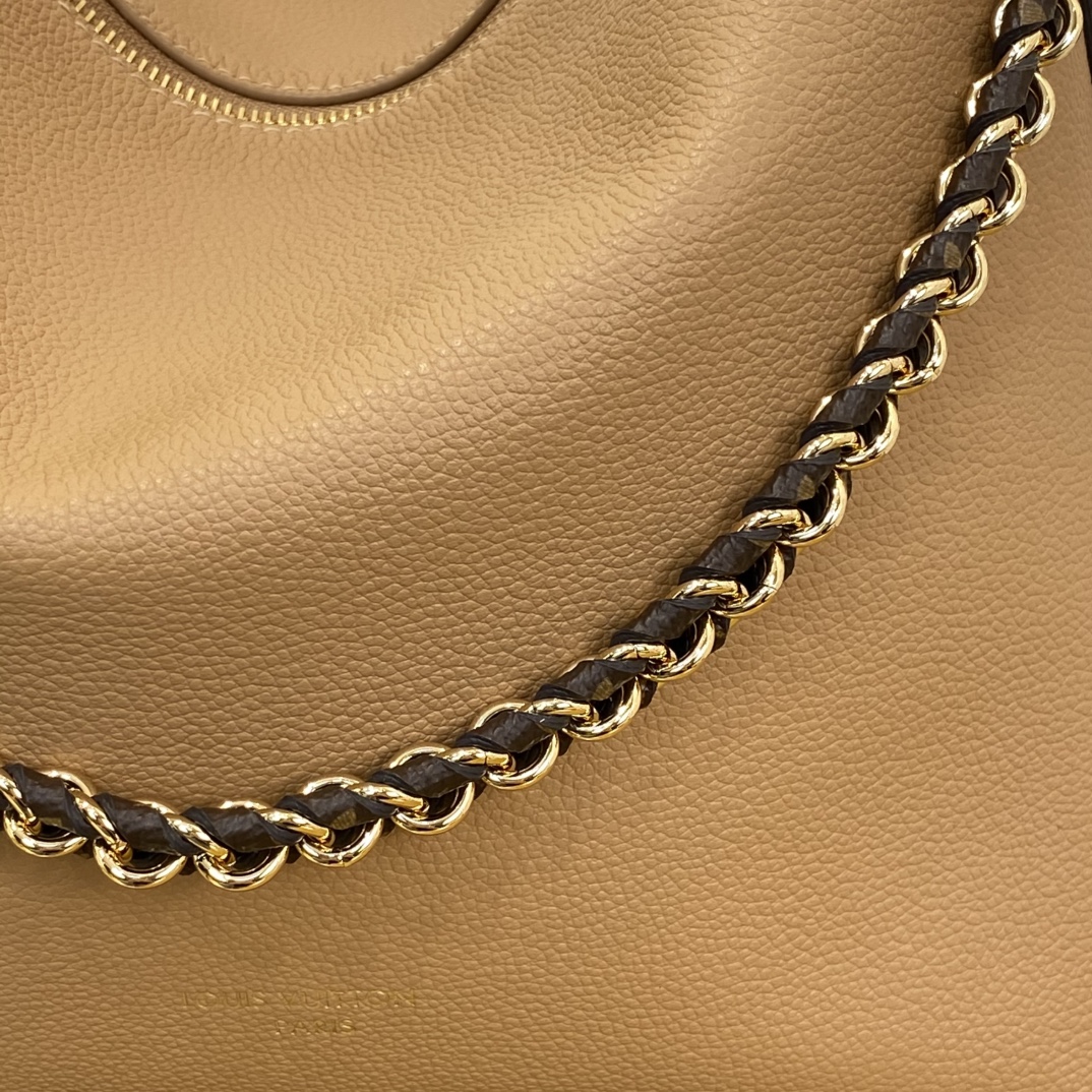 Louis Vuitton Beige everyday