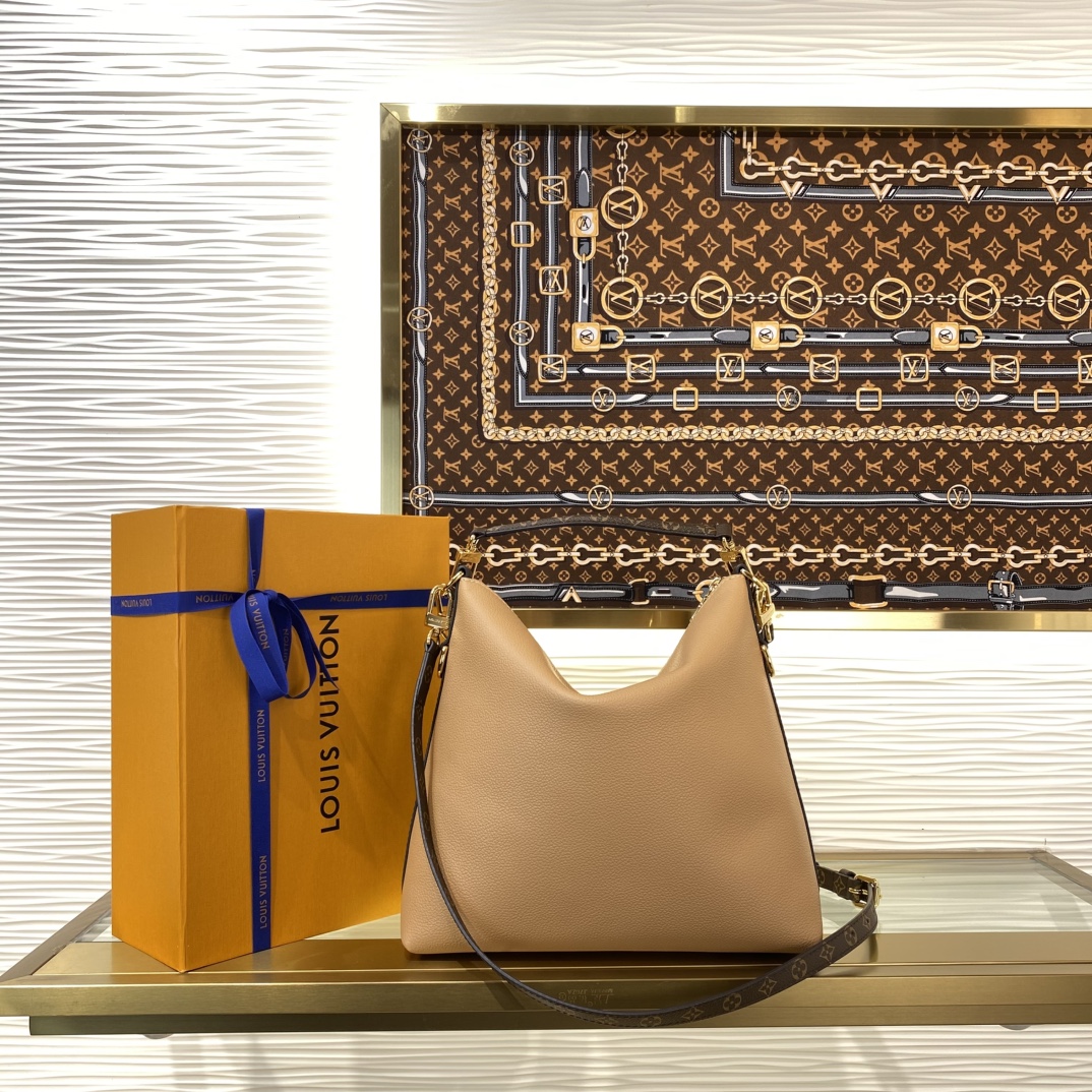 Louis Vuitton Beige everyday
