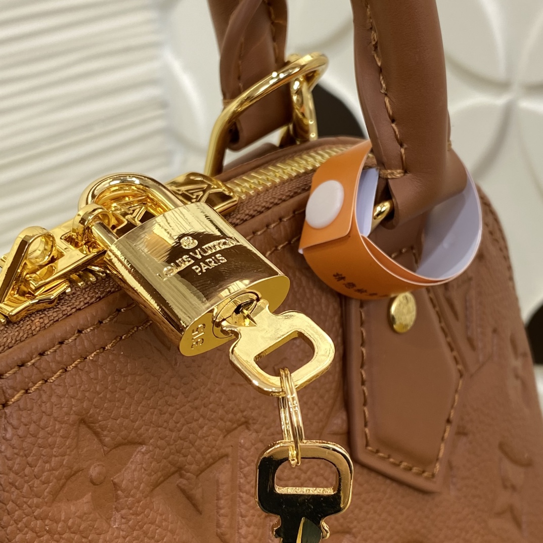 Louis Vuitton Alma Monogram BB everyday