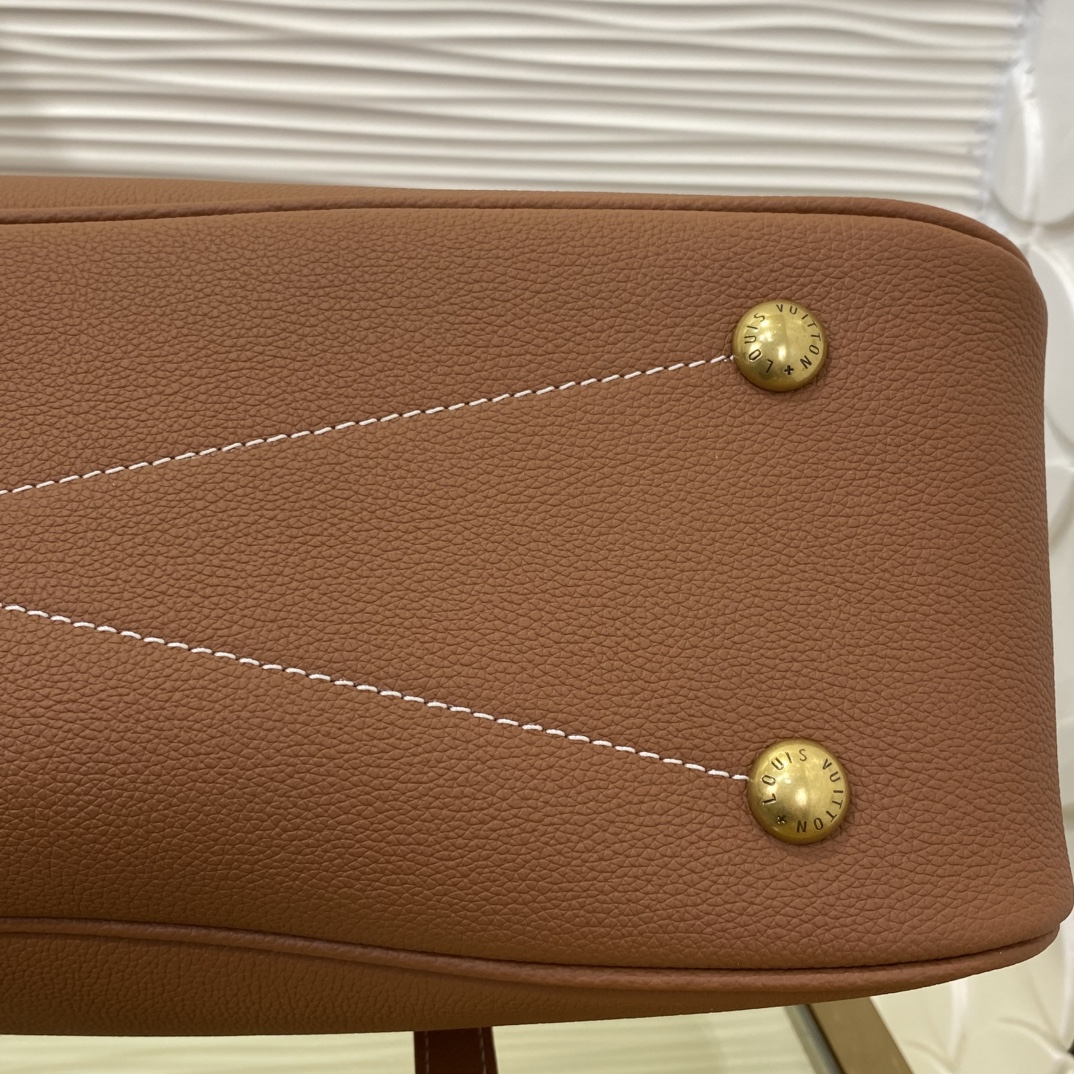 Louis Vuitton Alma Horizontal Tan tote shoulder