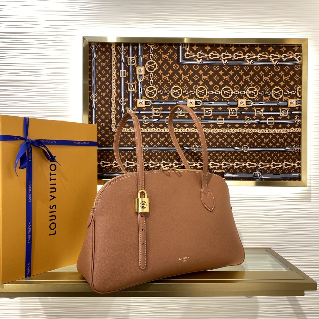 Louis Vuitton Alma Horizontal Tan tote shoulder