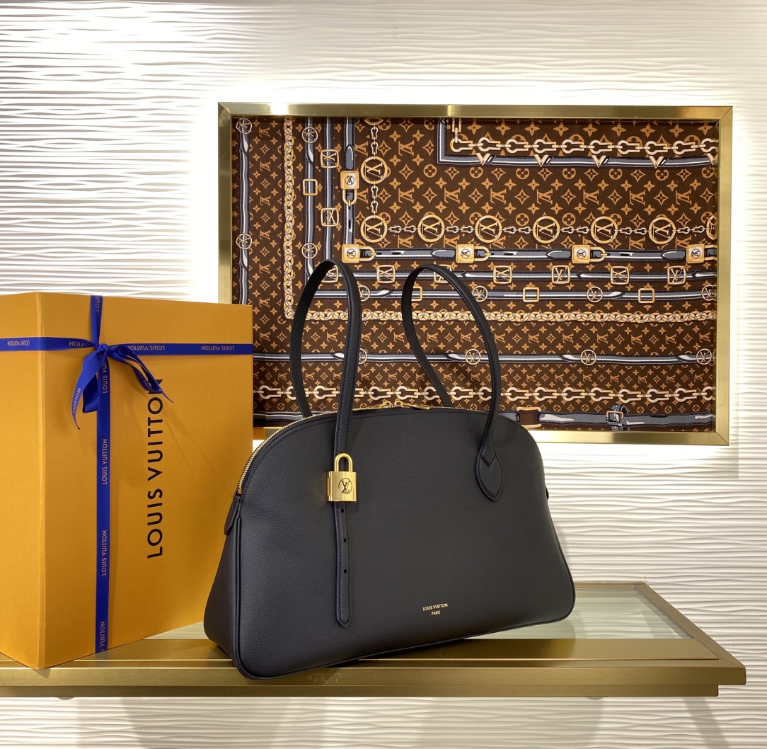 Louis Vuitton Alma Monogram everyday