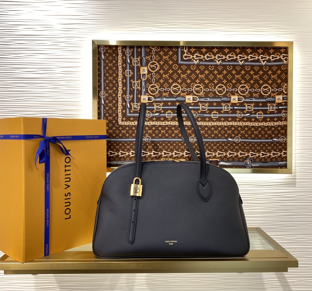 Louis Vuitton Alma Monogram everyday