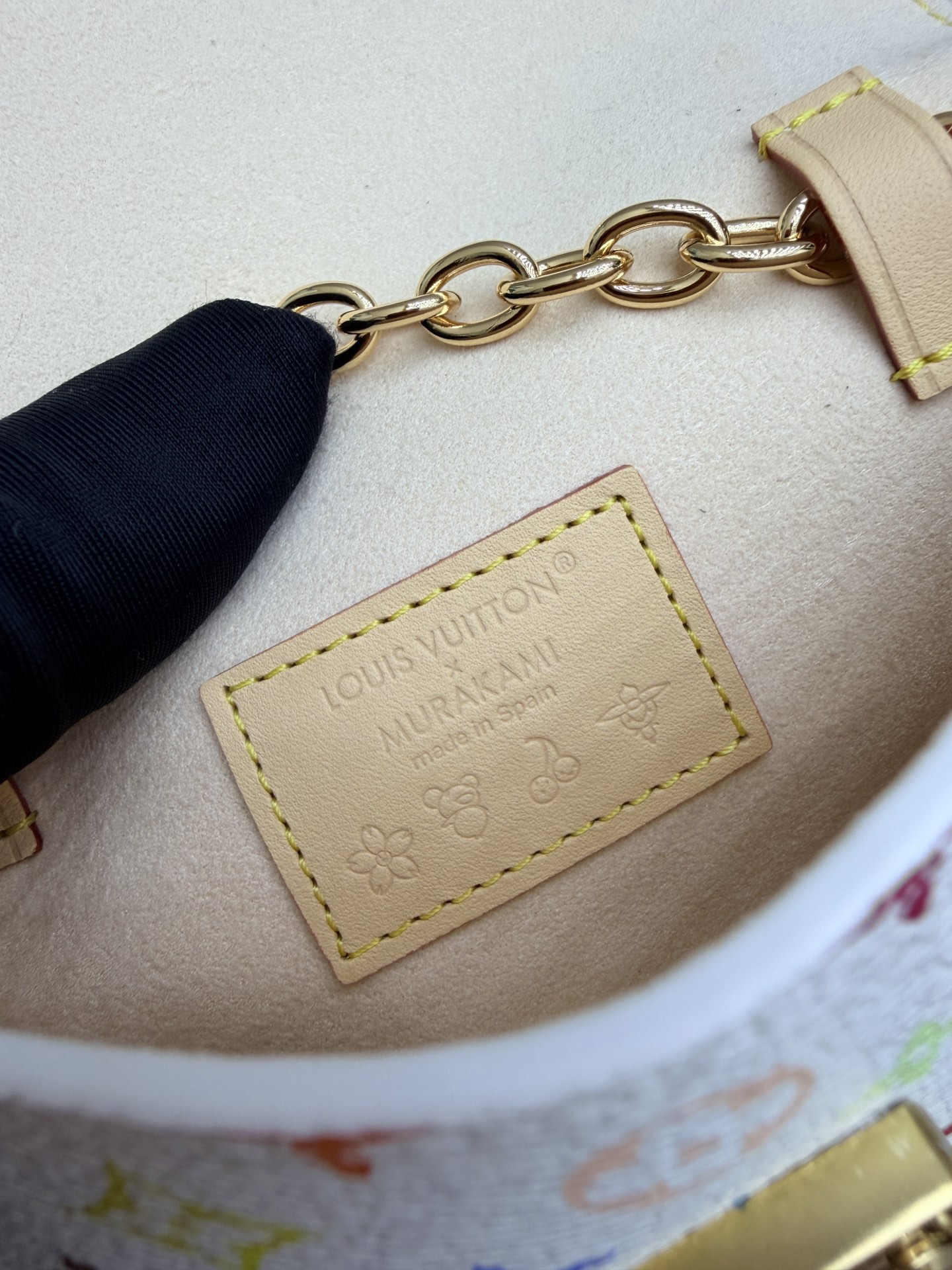 LV bag Series M4625Z 163 UID 8x13 5 X X — photo 7