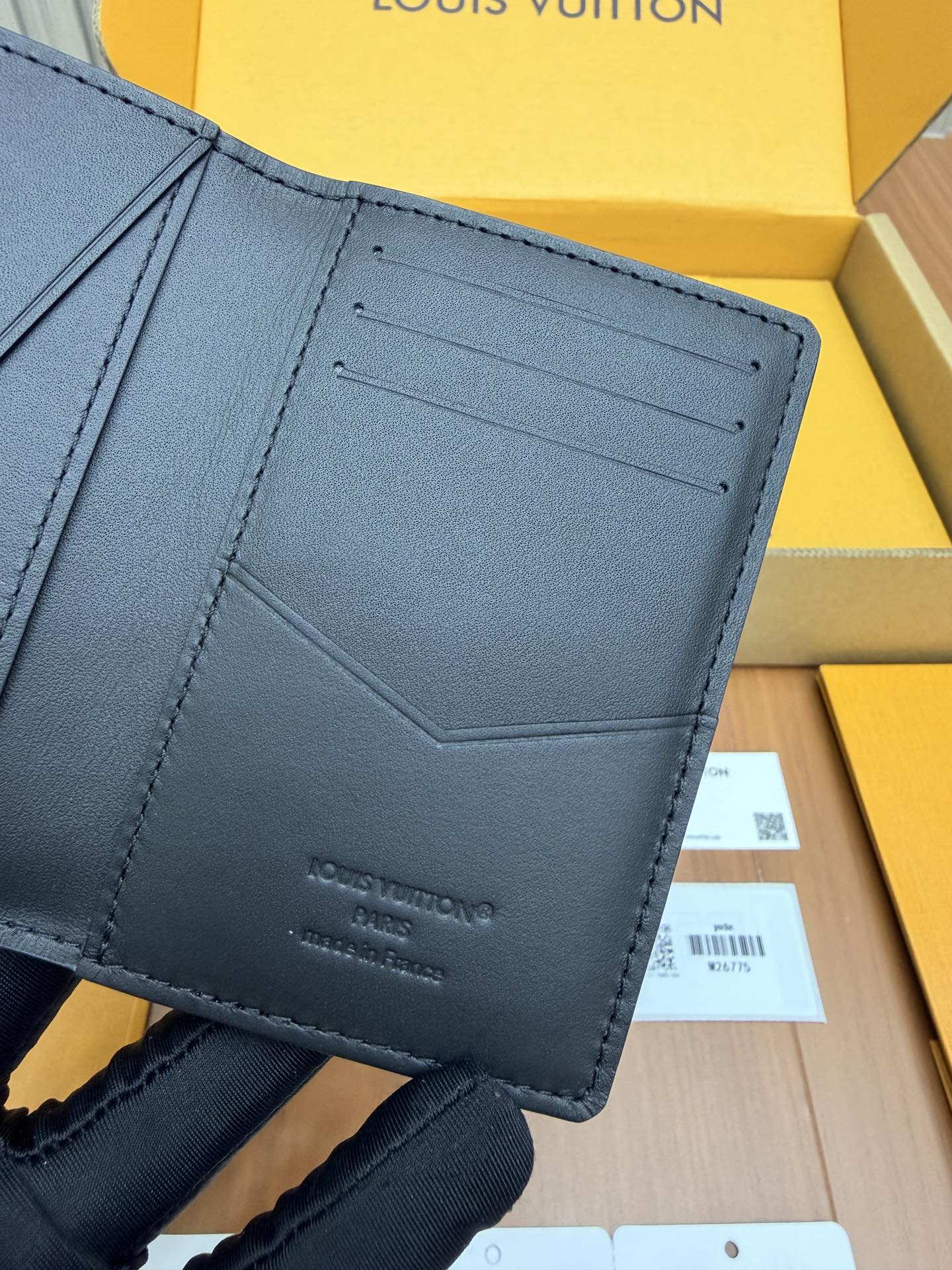 Louis Vuitton M26775 Black everyday shoulder