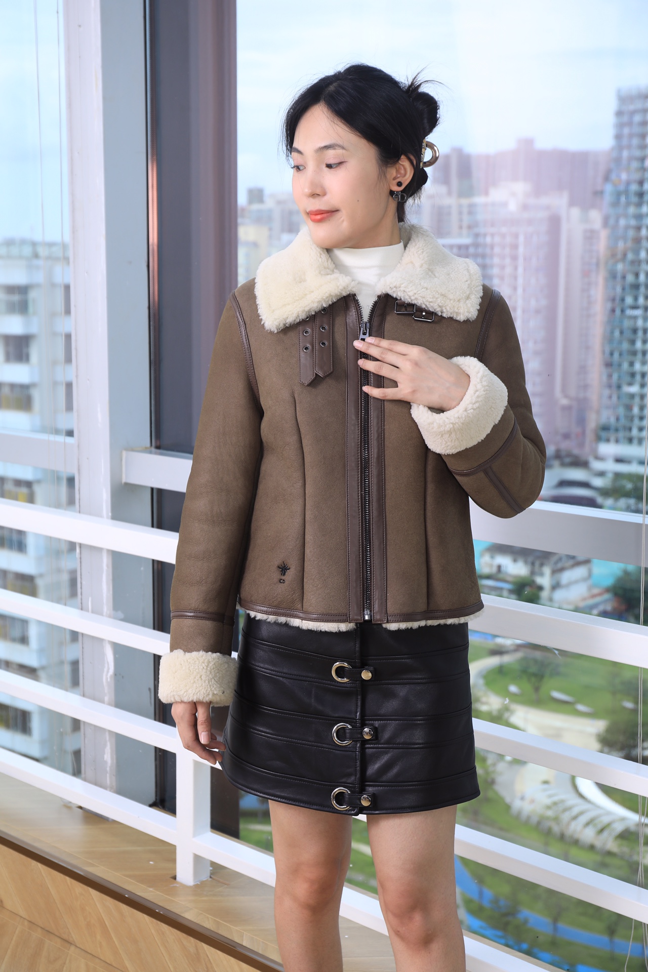NO:932842,Clearance price, DI*R embroidered CD Little Bee imported fur one-piece jacket!  Code number 36/2 38/1, special price, no return, no exchange, no free shipping, jackets & coats,19860909清库价,DI*R 绣CD小蜜蜂进口皮毛一体外套！码数36/2 38/1,特价 不退不换不包邮,jackets & coats,,Women's clothing