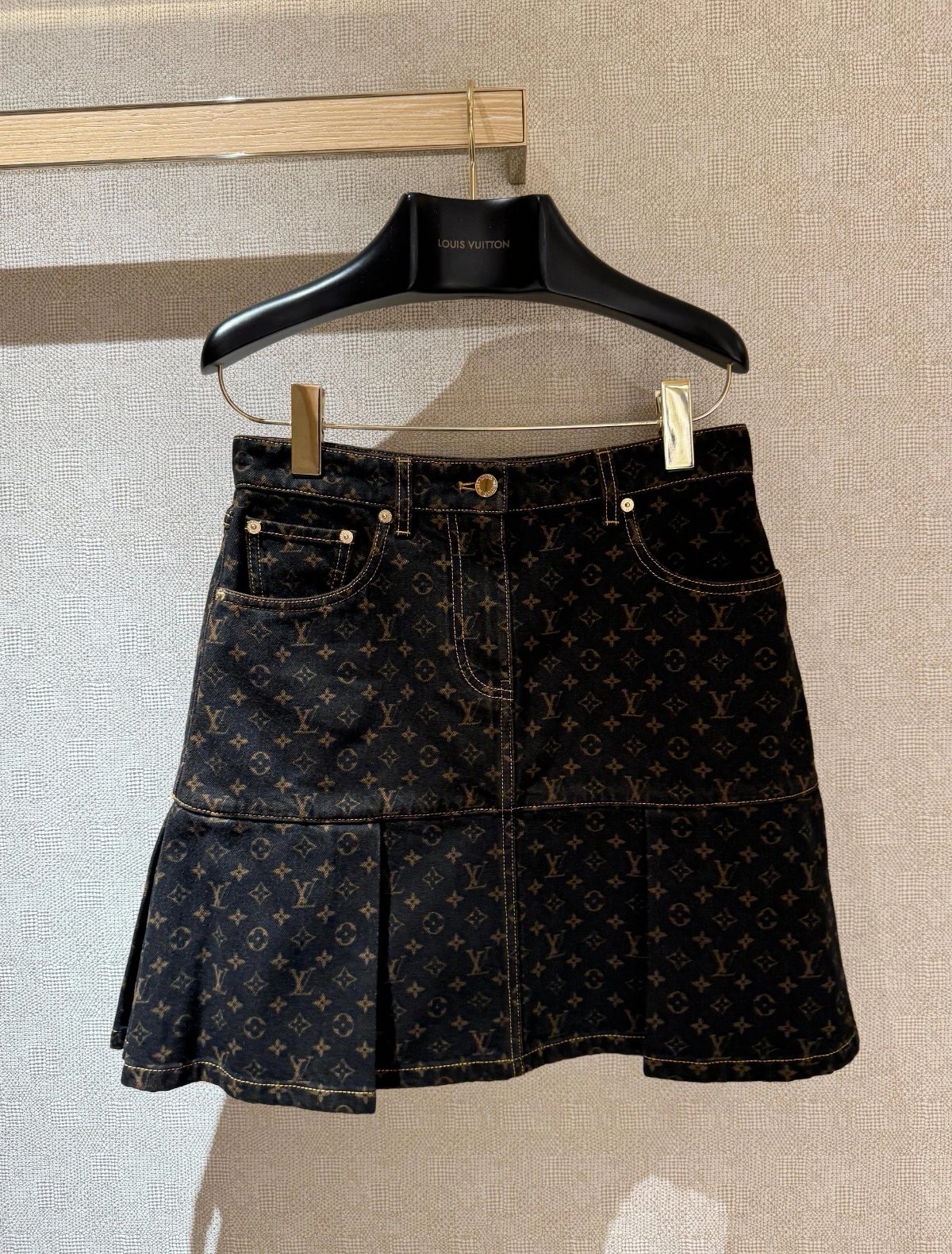 Louis Vuitton Jacquard Denim Mini Skirt - 2025 Spring/Summer Collection 7 i1748533404734 4240 0 4