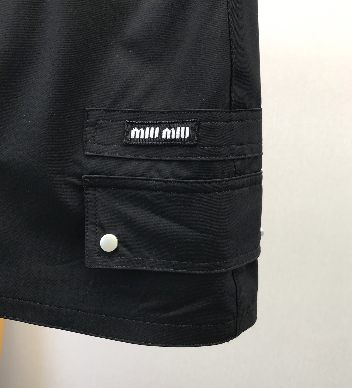 Miu Miu 2025 Spring/Summer Logo Utility Mini Skirt - Two Colors Available 4 i1749750235776 1759 0 2