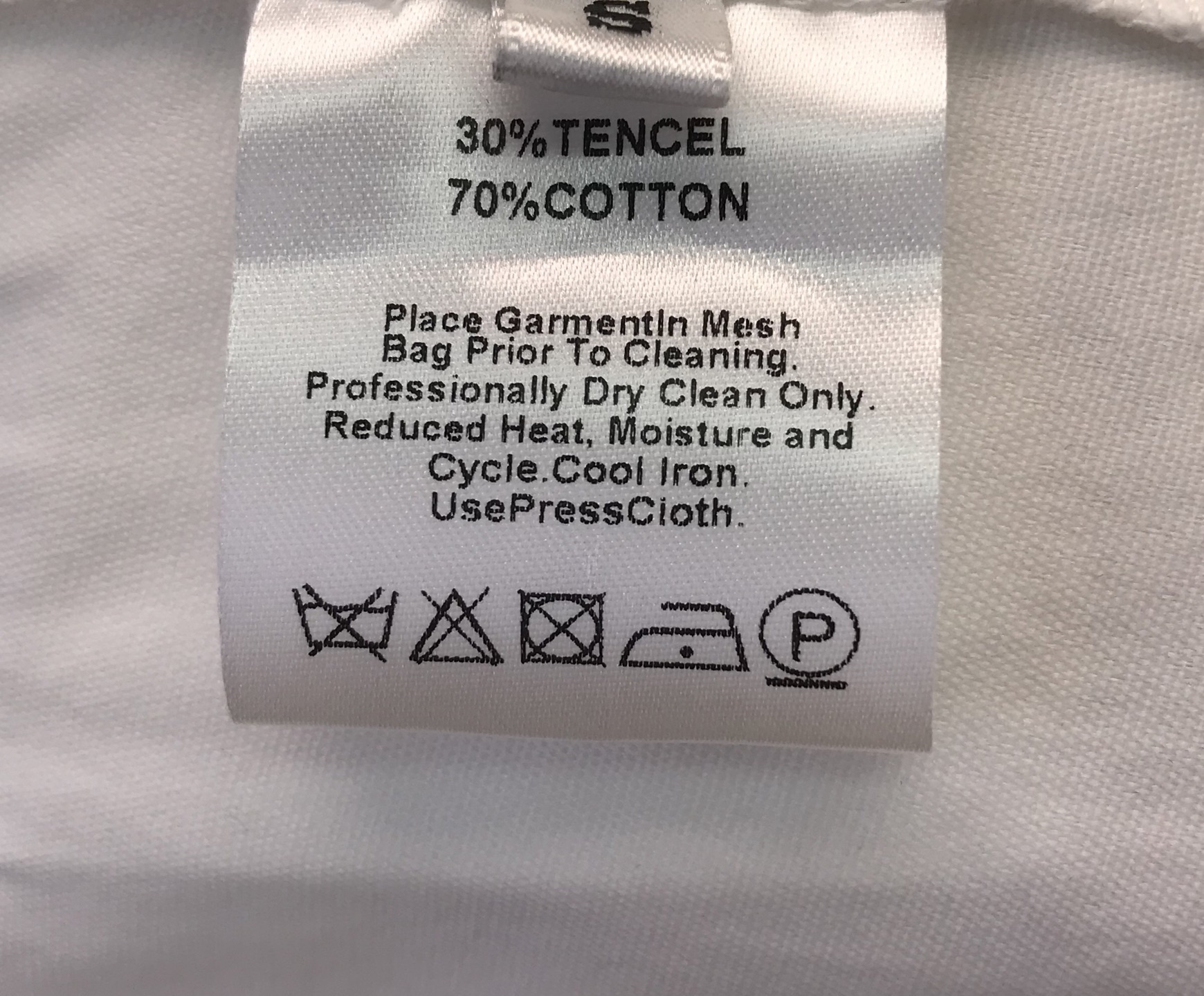 Miu Miu 2025 Spring/Summer Logo Utility Mini Skirt - Two Colors Available 10 i1749750235860 1110 0 8
