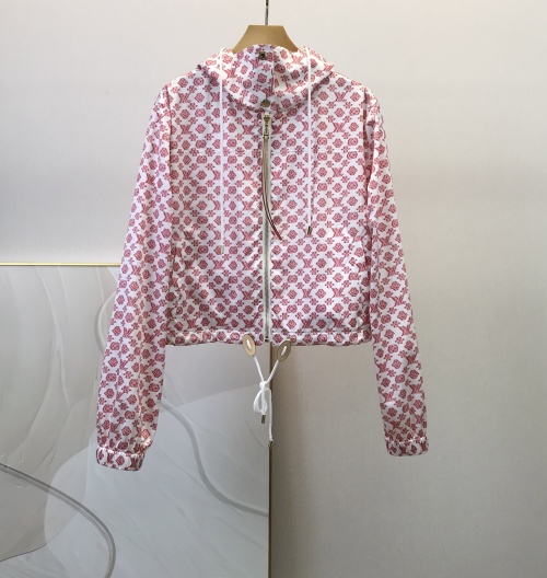 Louis Vuitton 2025 Early Autumn Pink Printed Hooded Jacket - Fashionable & Versatile 1 Louis Vuitton 2025 Early Autumn Pink Printed Hooded Jacket - Fashionable & Versatile