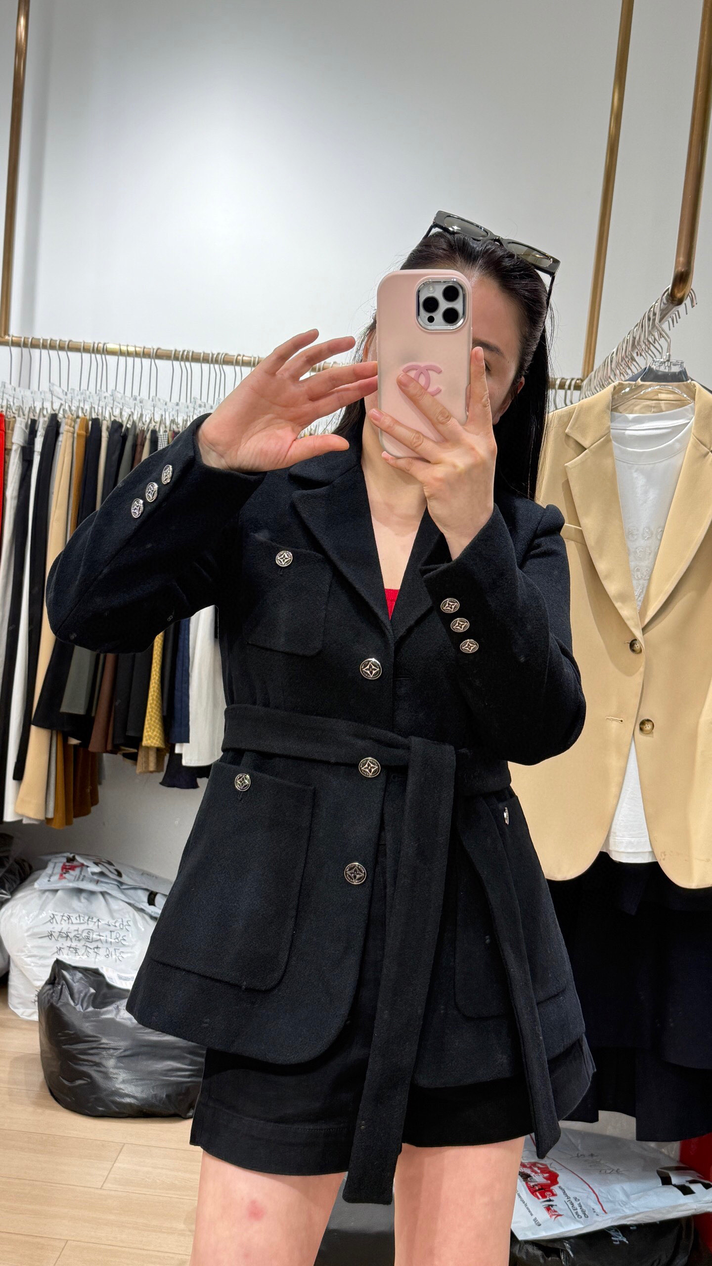 NO:932928,Year-end benefit: LV pocket tweed jacket, imported wool fabric, silk lining and printed!  Size black 36/6, special price, no return, no exchange, no free shipping, louis vuitton, jackets & coats, real silk,19860909年终福利 LV 口袋粗花呢外套,进口羊毛面料,真丝里衬印花！码数黑色36/6,特价 不退不换不包邮,louis vuitton,jackets & coats,real silk,,Women's clothing
