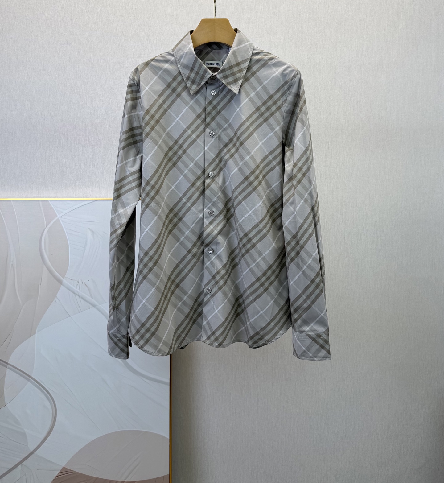 NO:932961,Bonus BURBERR* classic striped shirt!  Code number 36/1, special price, no return, no exchange, no free shipping, burberry,19860909福利 BURBERR* 经典条纹衬衣！码数36/1,特价 不退不换不包邮,burberry,,Women's clothing