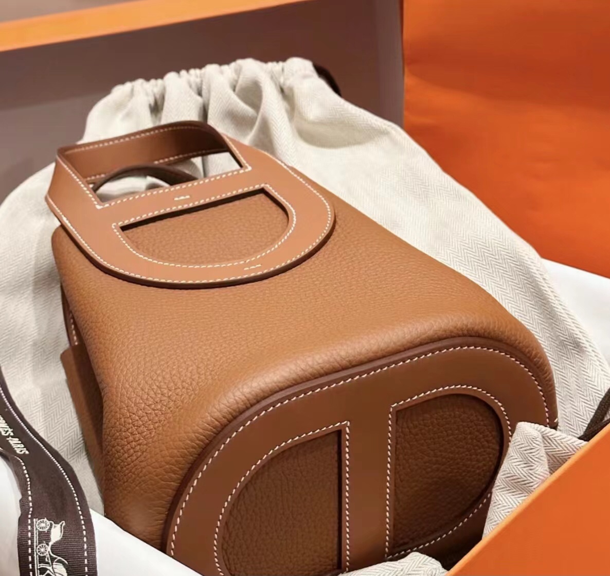 Hermès Year-end benefits1180