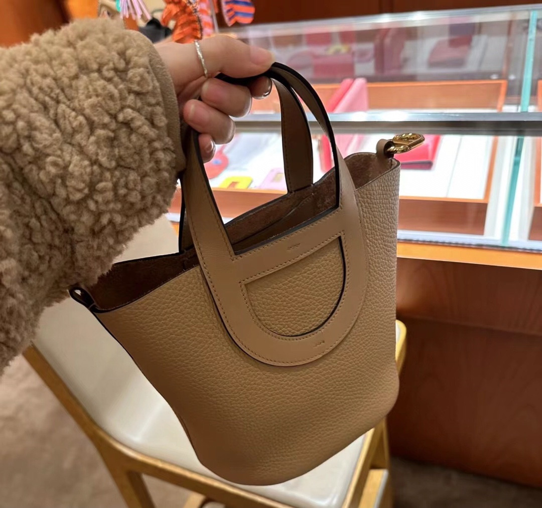 Hermès Year-end benefits1180