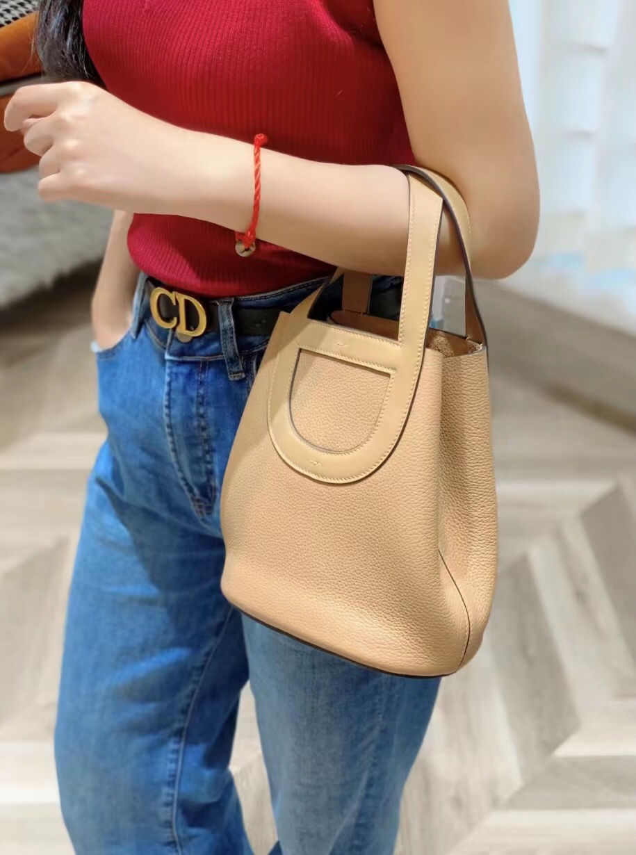 Hermès Year-end benefits1180