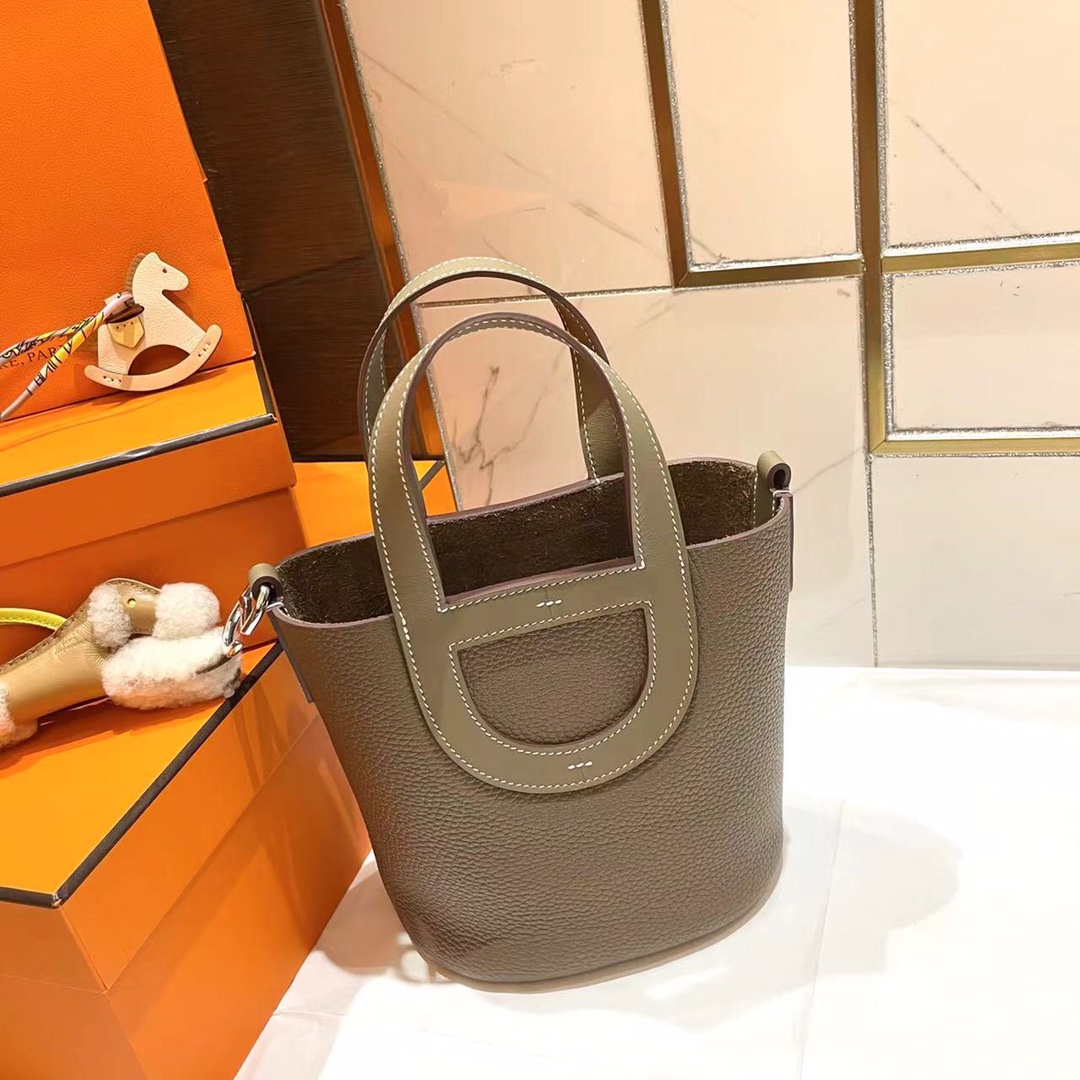 Hermès Year-end benefits1180