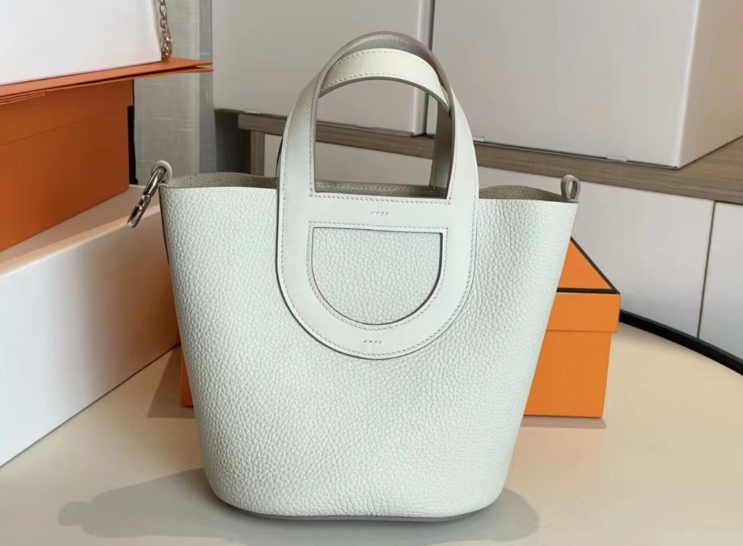 Hermès Year-end benefits1180