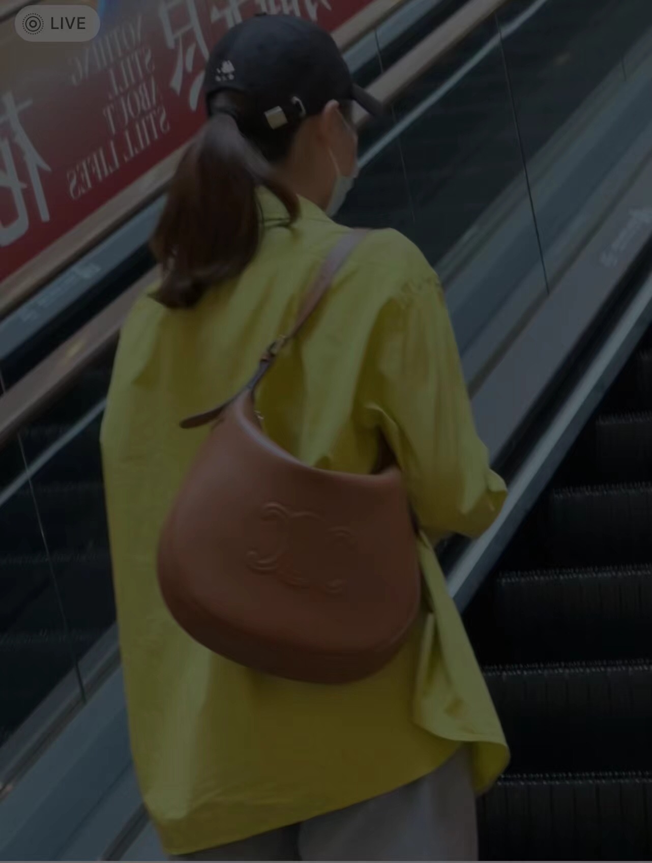 Celine French style is lazy and casual