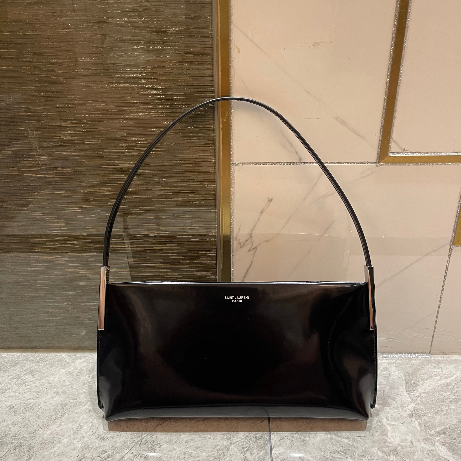 Saint Laurent ysl suzanne glossy armpit bag