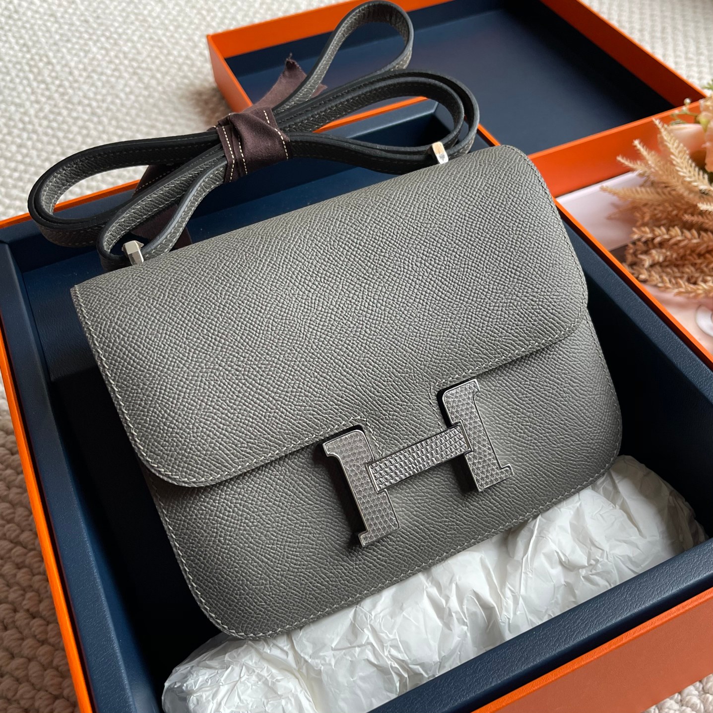 Hermès Original price of 4,000, cash back price2380Constance touch luxury lizard buckle Constance new style Constance with mirror, fully handmade