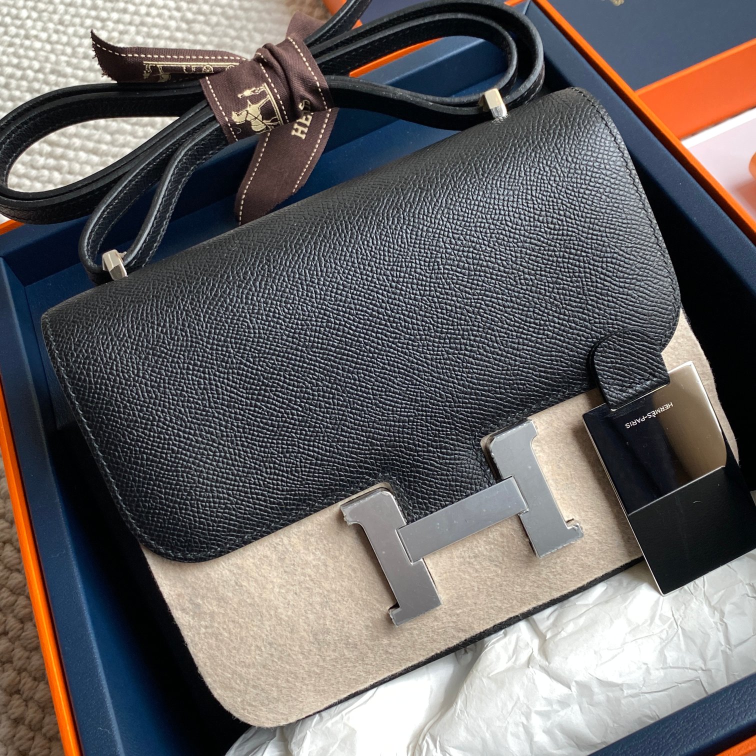 Hermès Original price of 4,000, cash back price2100Constance 18 Constance new CK89 black Constance with mirror, fully handmade, original Epsom el