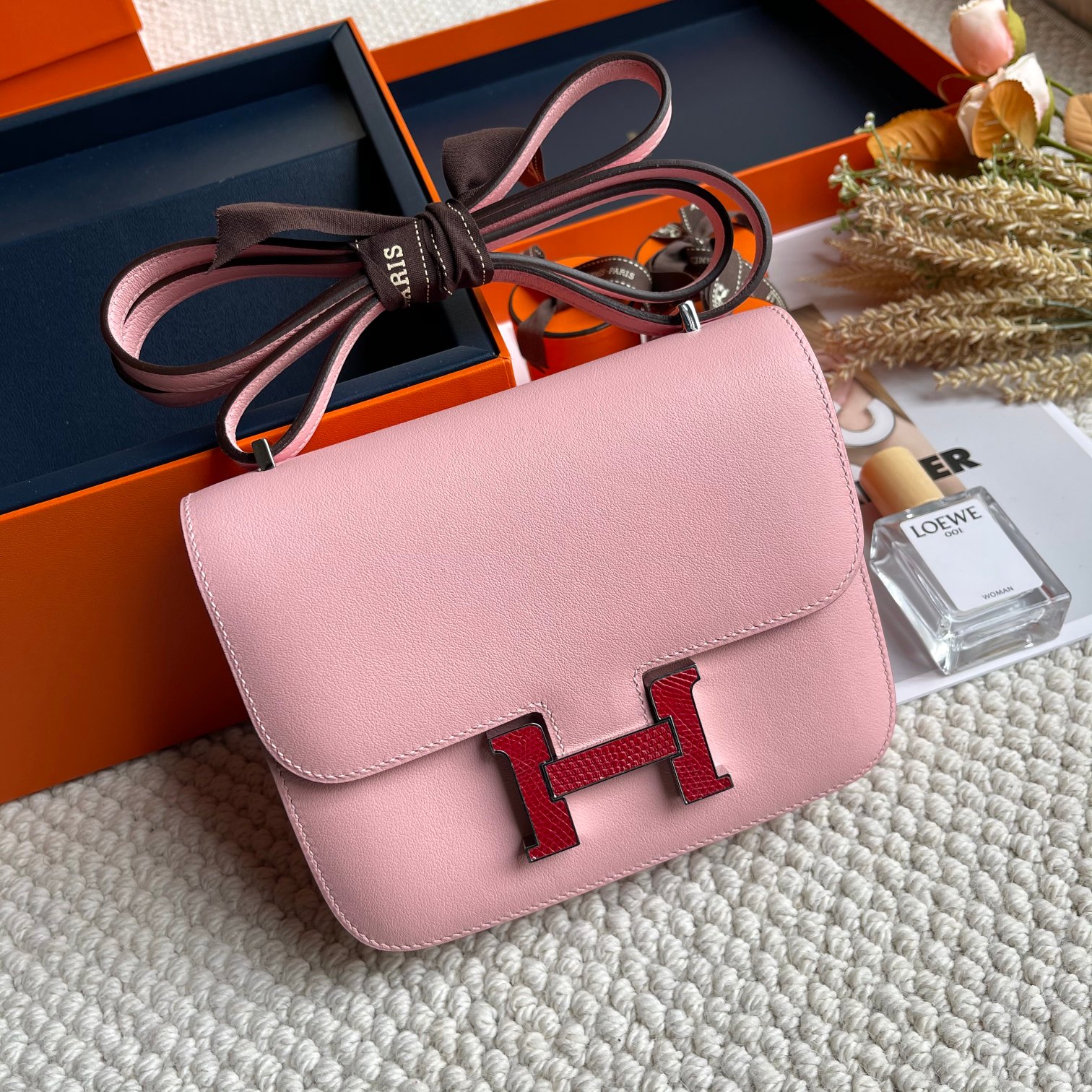 Hermès Inspection gradeoriginal price of 4,000, cash back price2380Constance touch 18 new style 3Q pink lizard skin hardware Constance with mirro