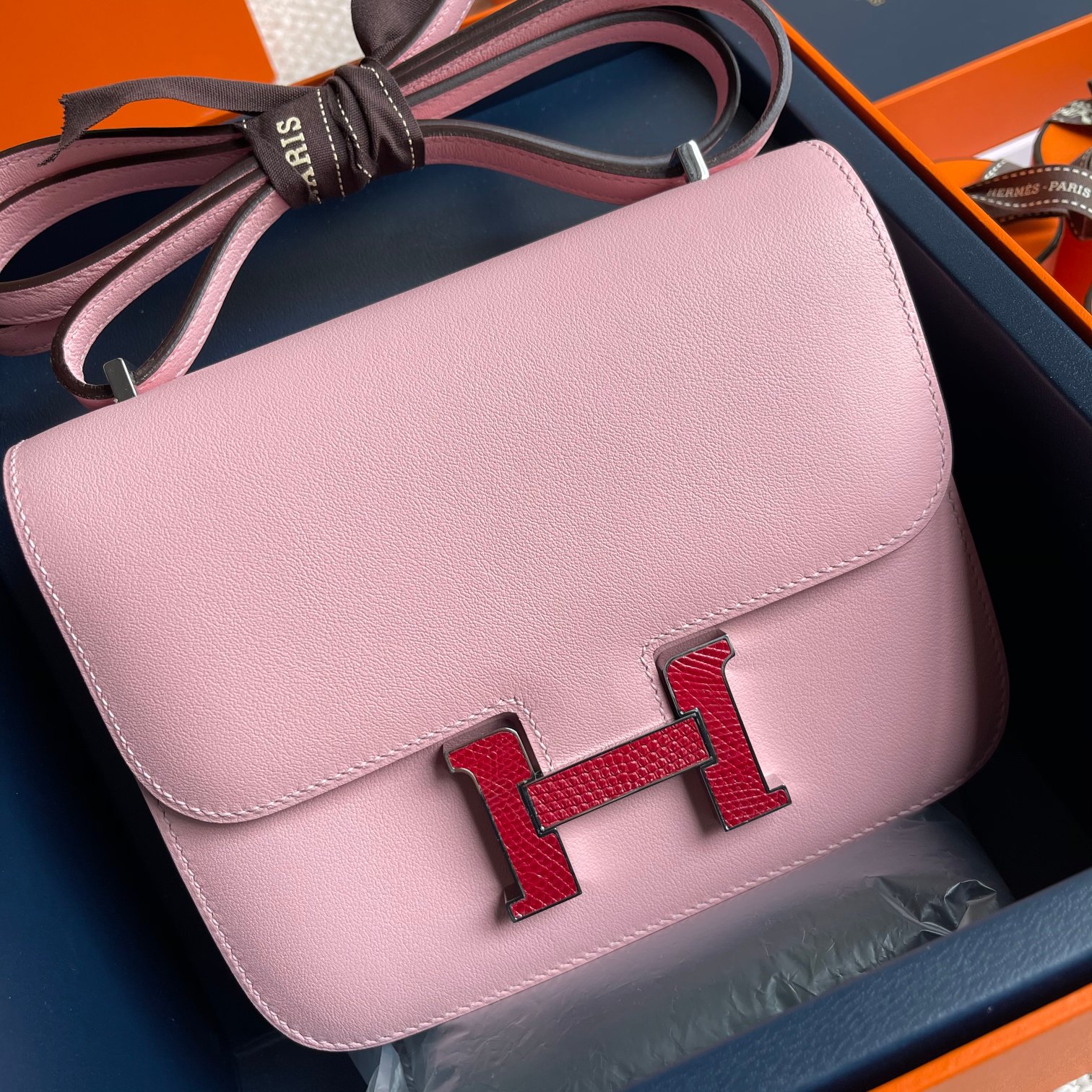 Hermès Inspection gradeoriginal price of 4,000, cash back price2380Constance touch 18 new style 3Q pink lizard skin hardware Constance with mirro