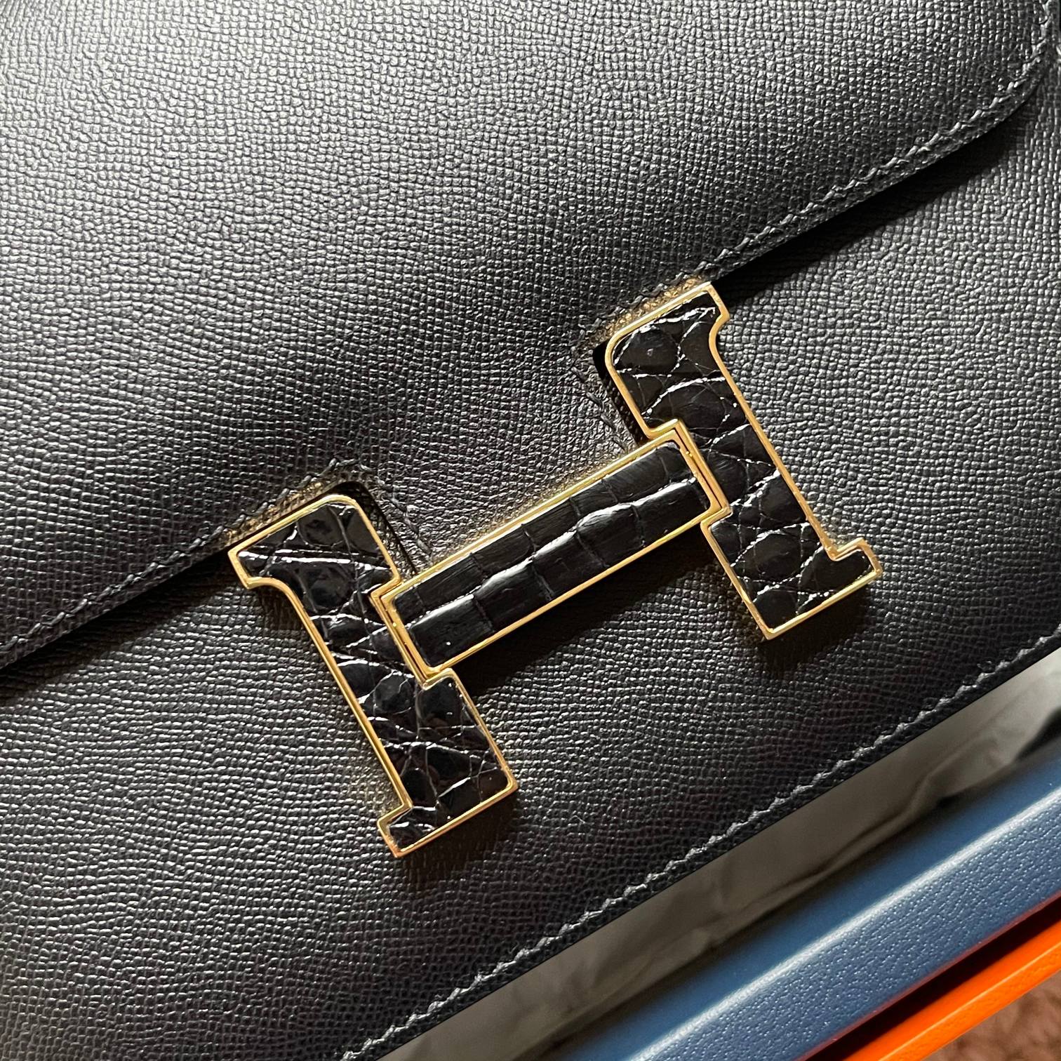 Hermès Original price of 4,000, cash back price2380