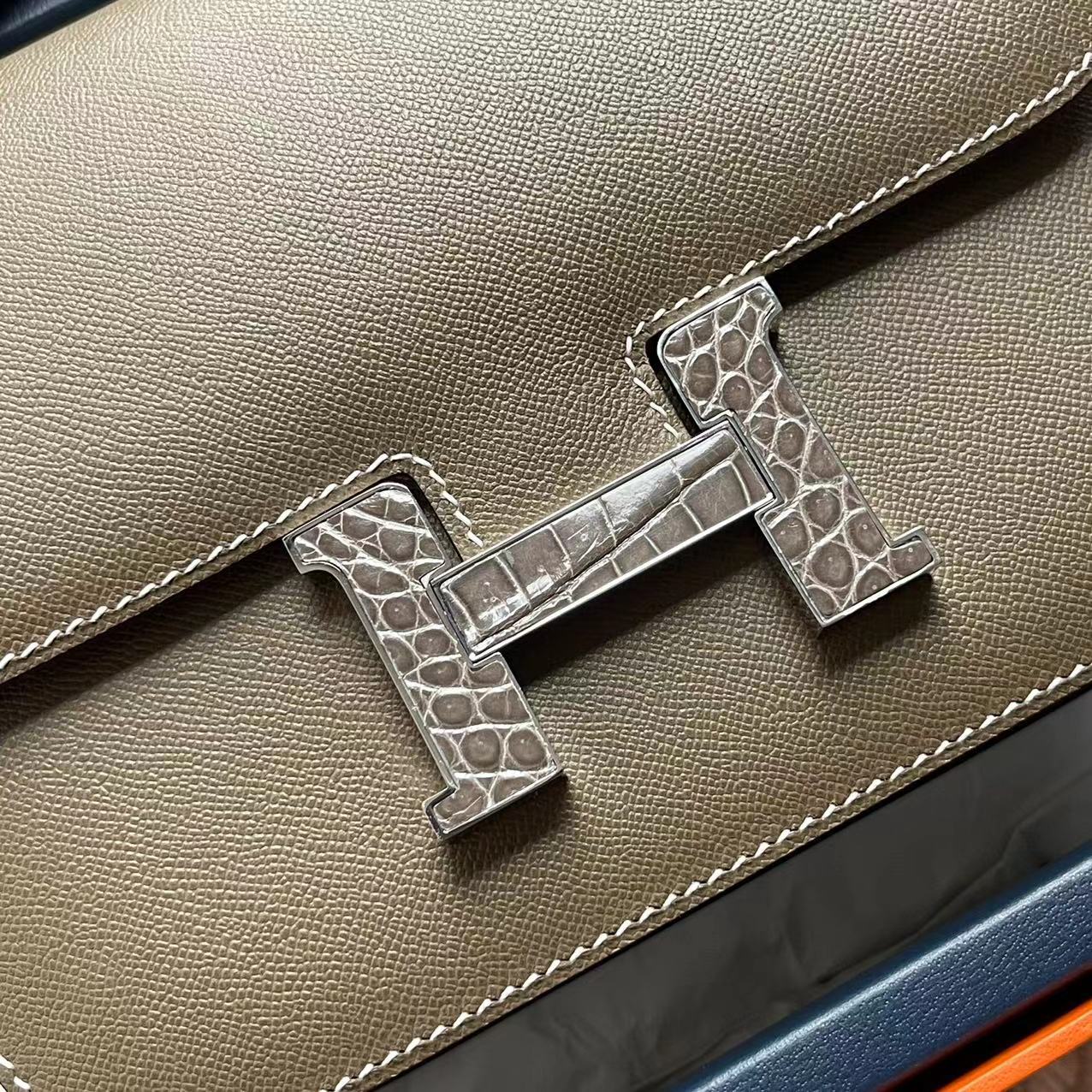Hermès Original price of 4,000, cash back price2380