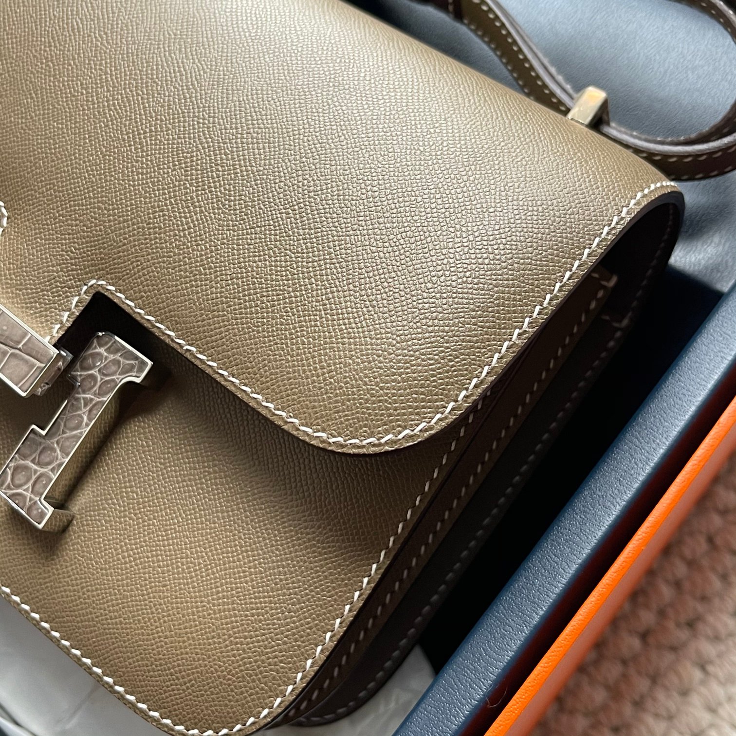Hermès All handmade stitching details~