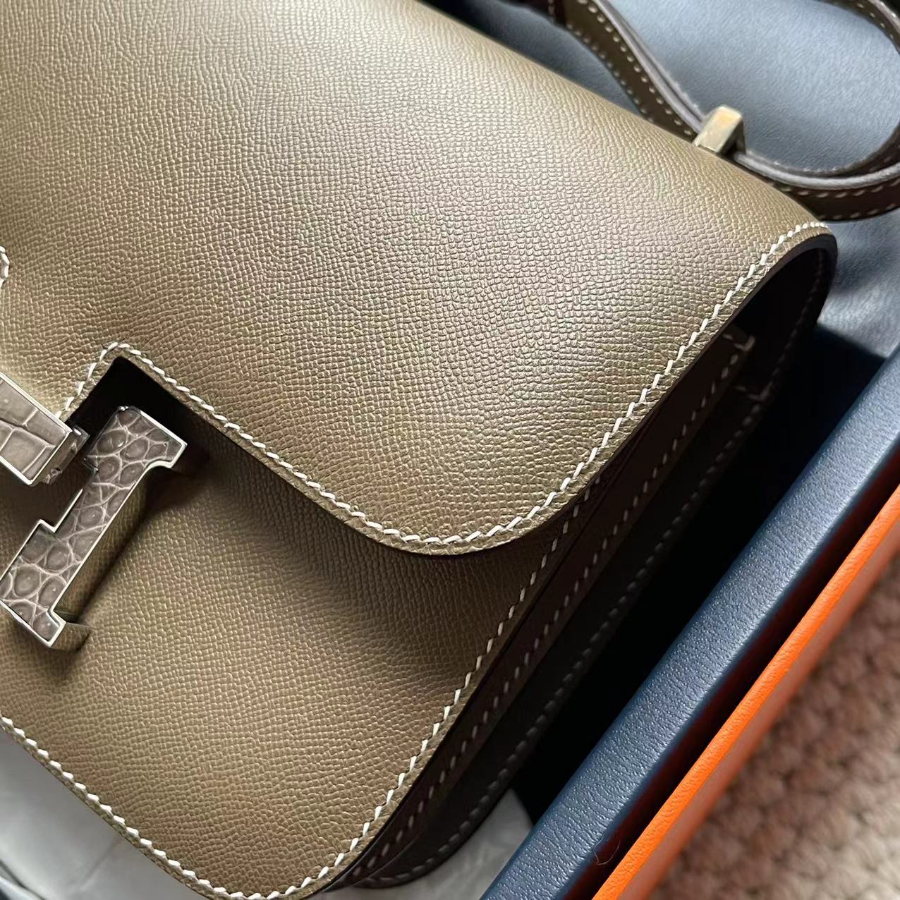 Hermès All handmade stitching details~