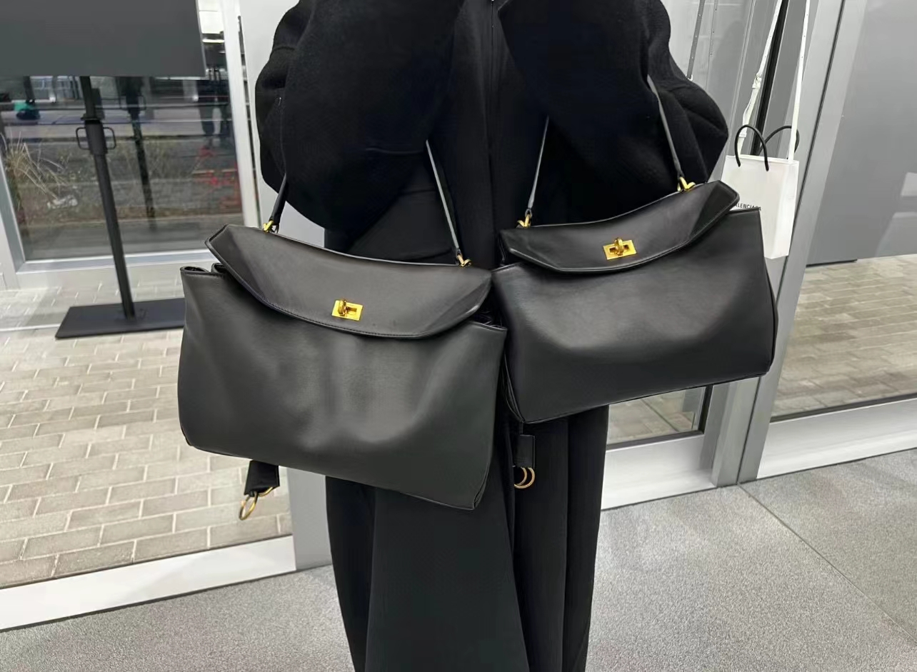 Balenciaga medium size