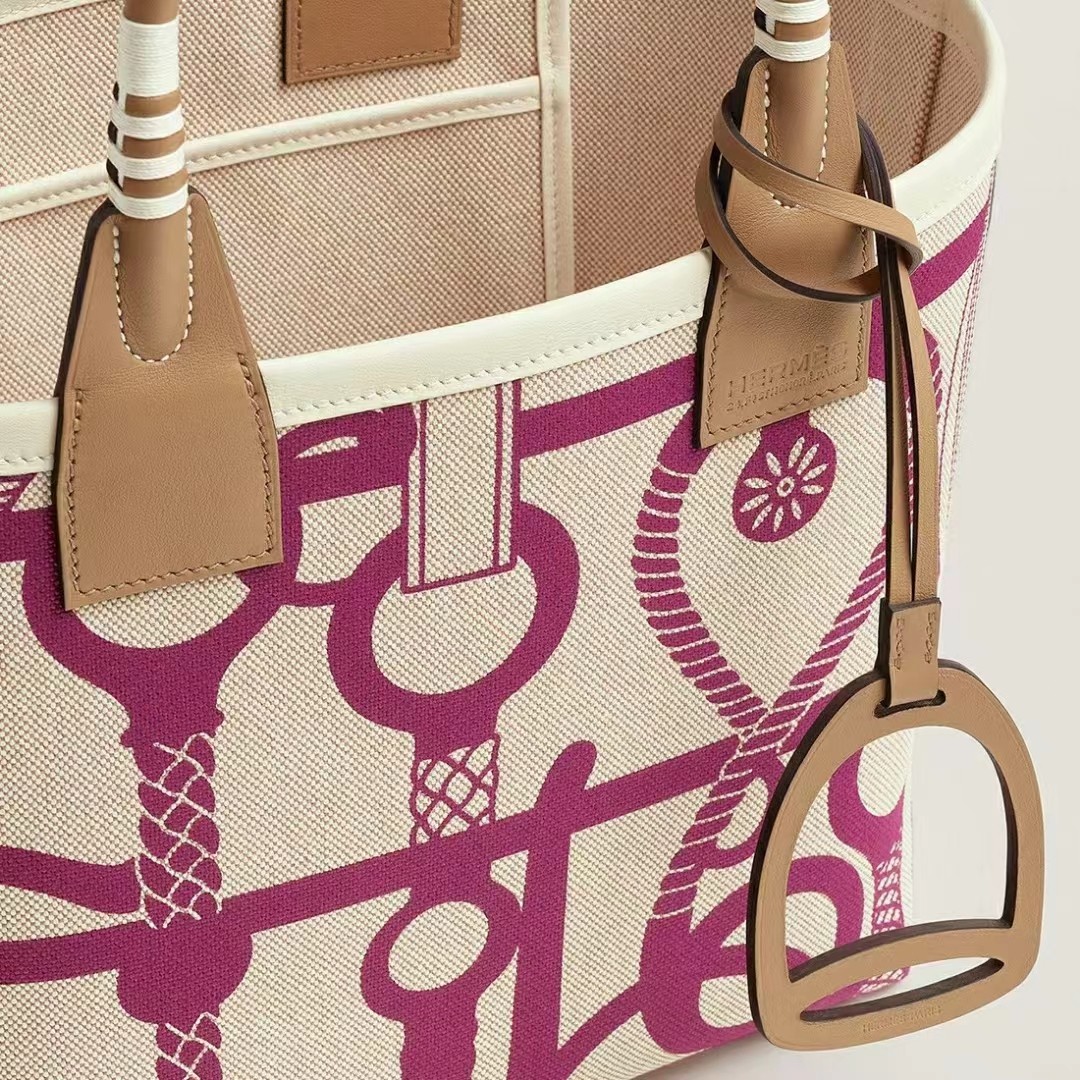 Hermès New color matching pictures are being taken