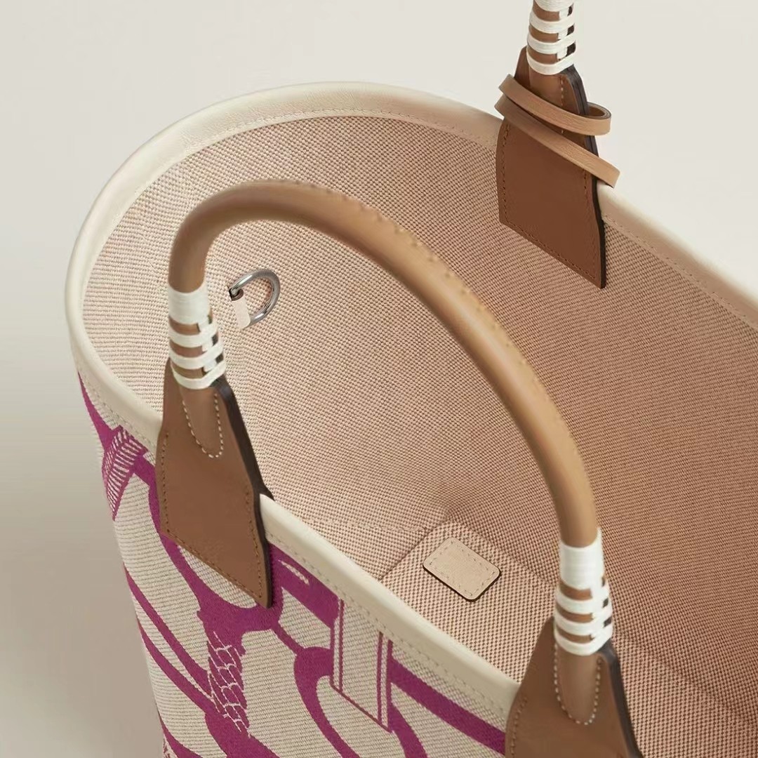 Hermès New color matching pictures are being taken