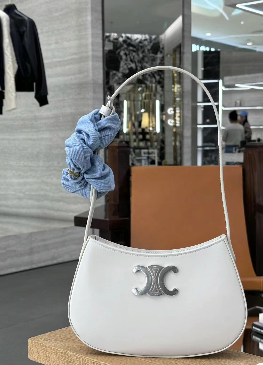 Celine Tilly white silver buckle armpit bag store photo~