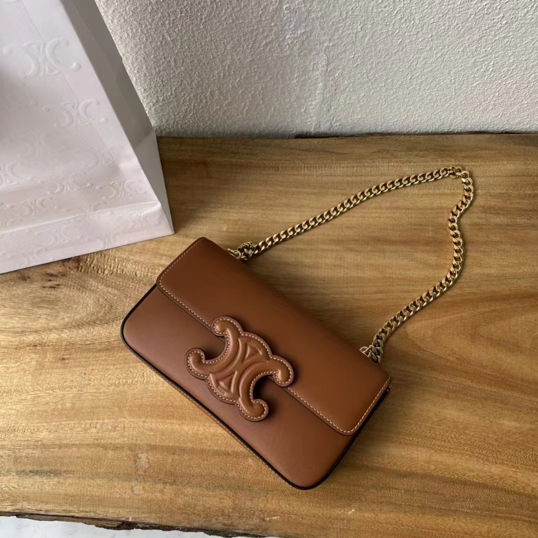 Celine Summer flash sale 680 2024 spring and summer new style New leather buckle chain armpit bag, the new highlight is that the classic metal Ar