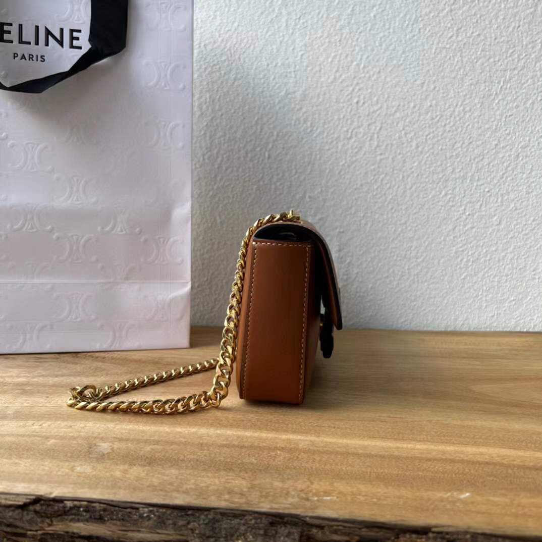 Celine Summer flash sale 680 2024 spring and summer new style New leather buckle chain armpit bag, the new highlight is that the classic metal Ar