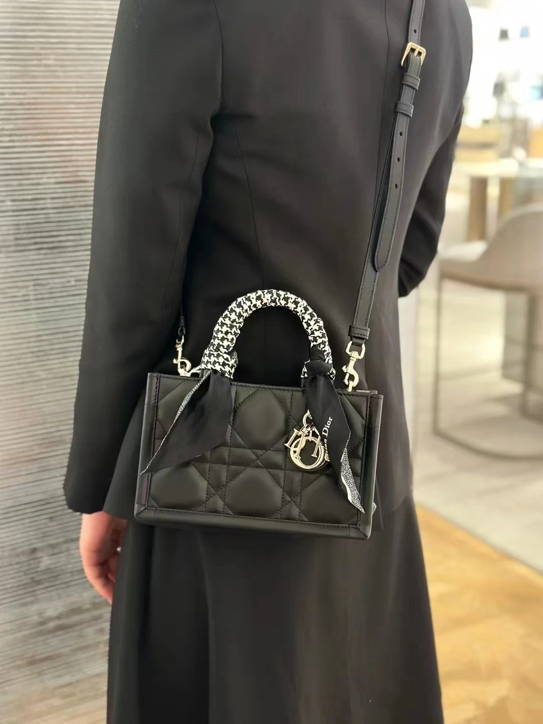 Dior Black counter picture