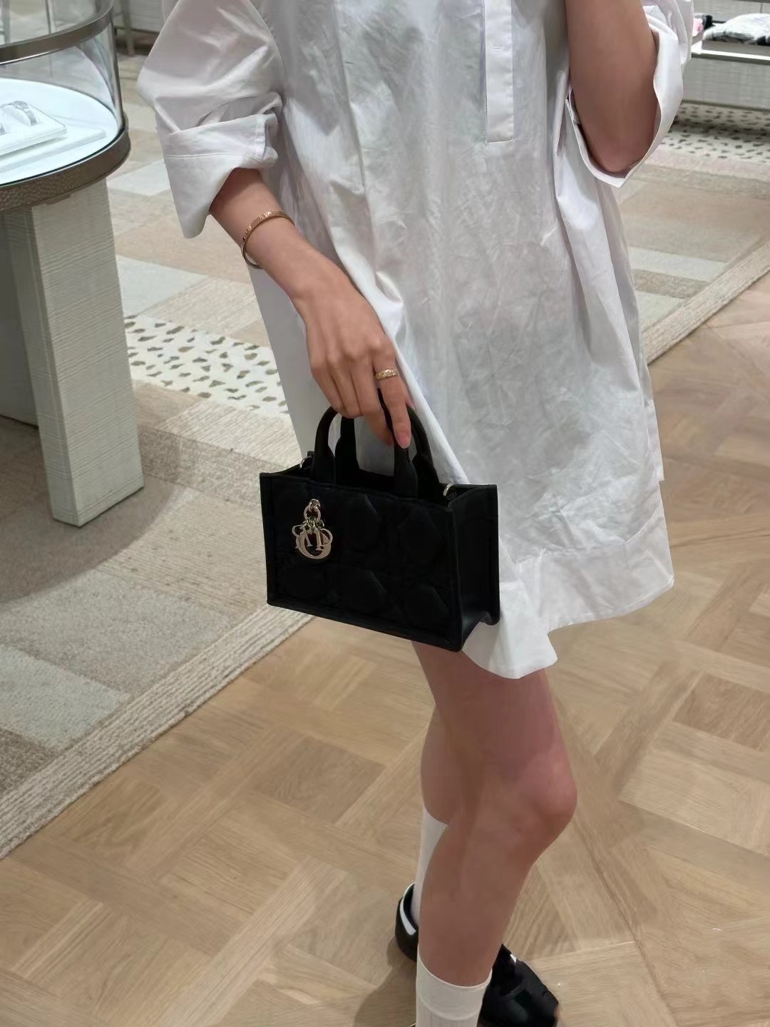 Dior Black counter picture