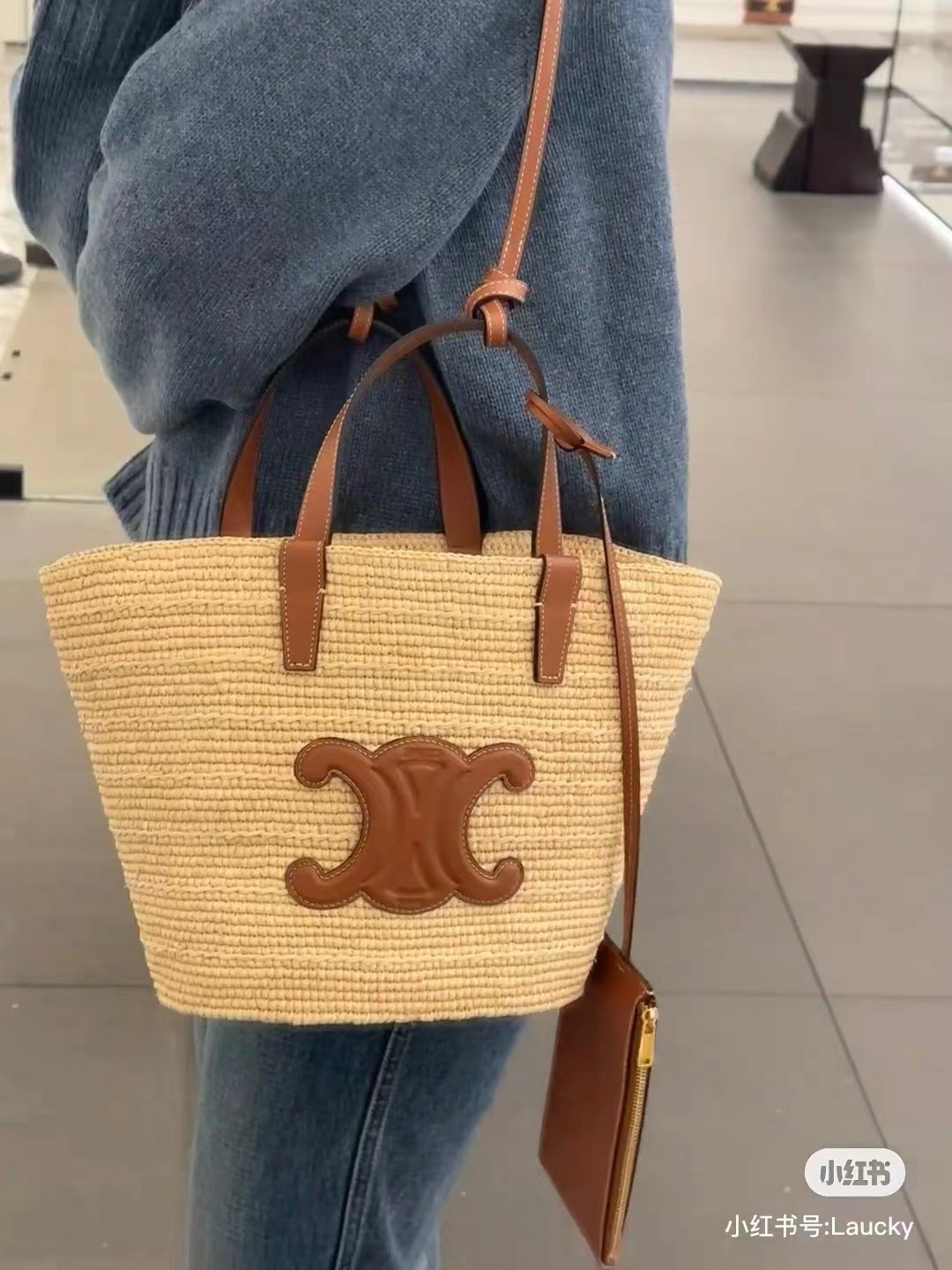 Celine Summer straw bag ~ a must-have item for vacation, camping and picnic. It has large capacity, looks good and is practical.