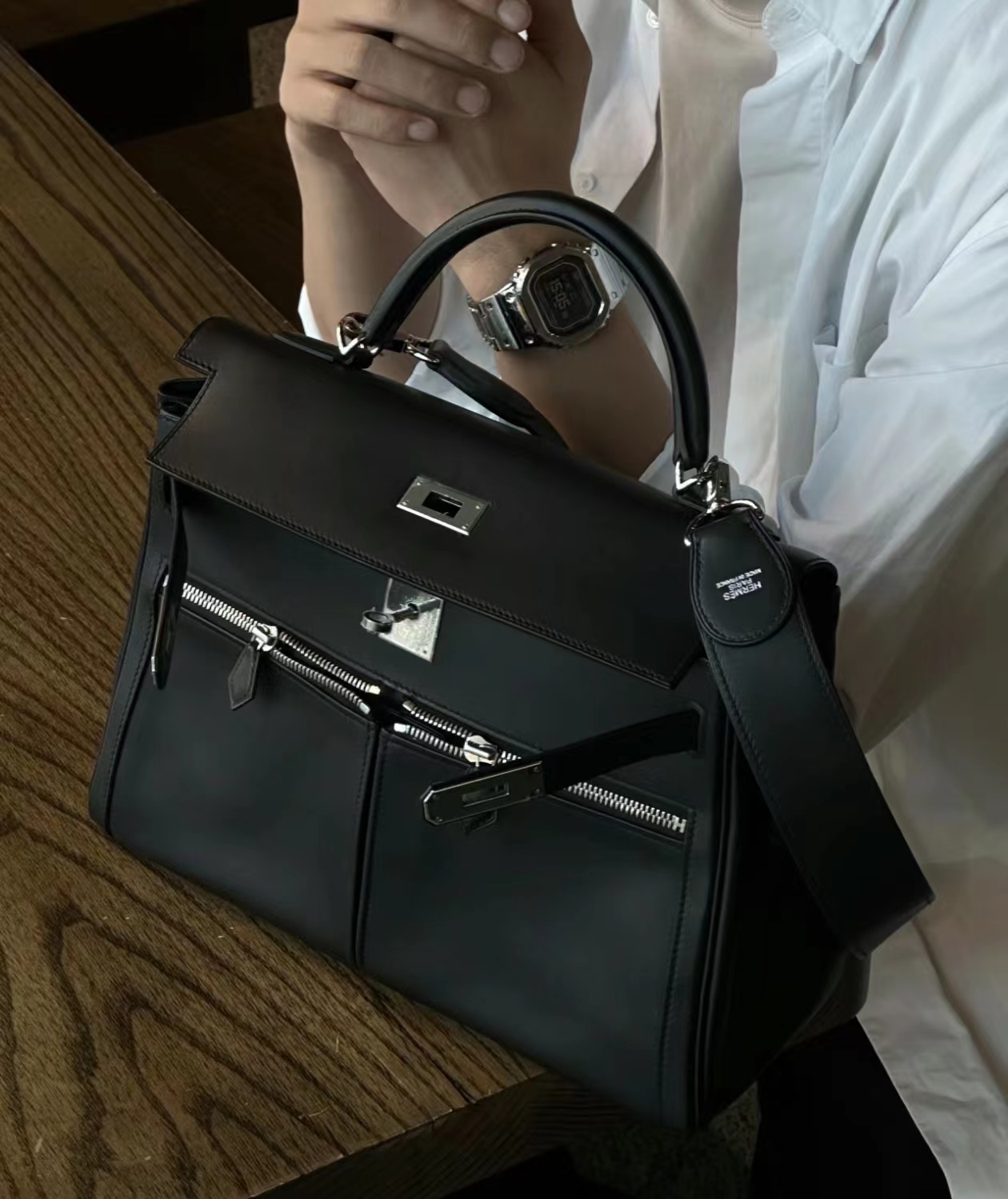 Hermès Lakis black 32 upper body picture
