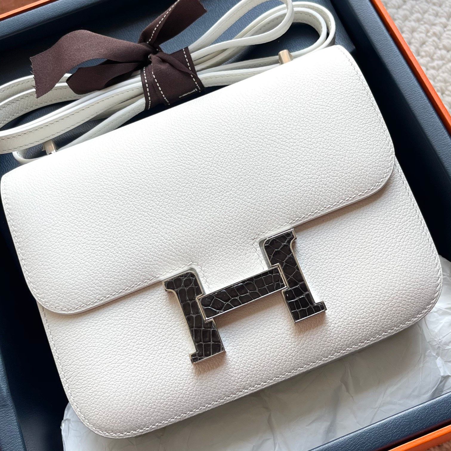 Hermès Original price 4000 now2380constance stewardess bag 18 touch so luxurious! !