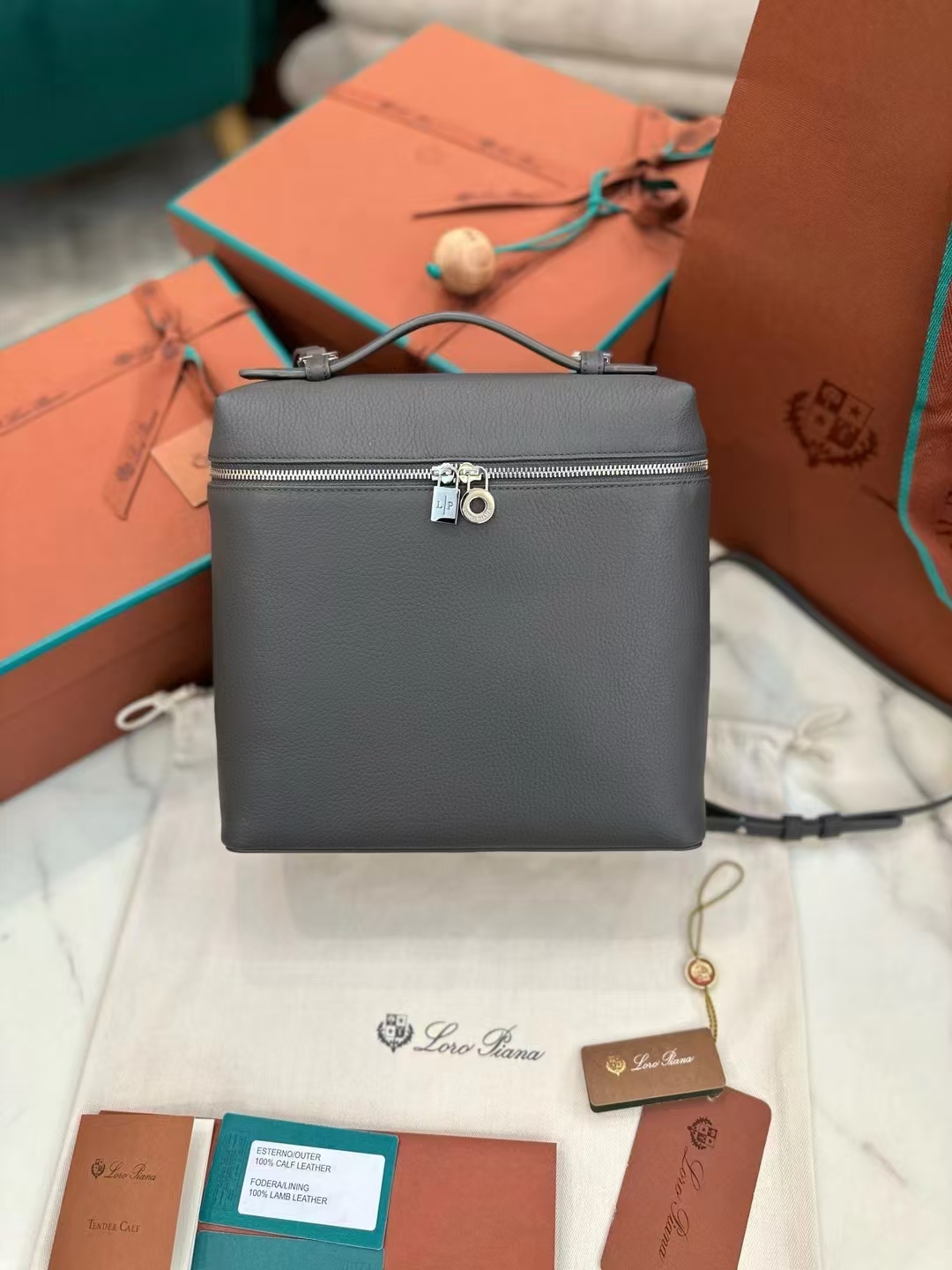 So finden Sie Designer -Replikat
 Loro Piana Taschen Rucksack Alle Stahl Kalbsleder Rindsleder